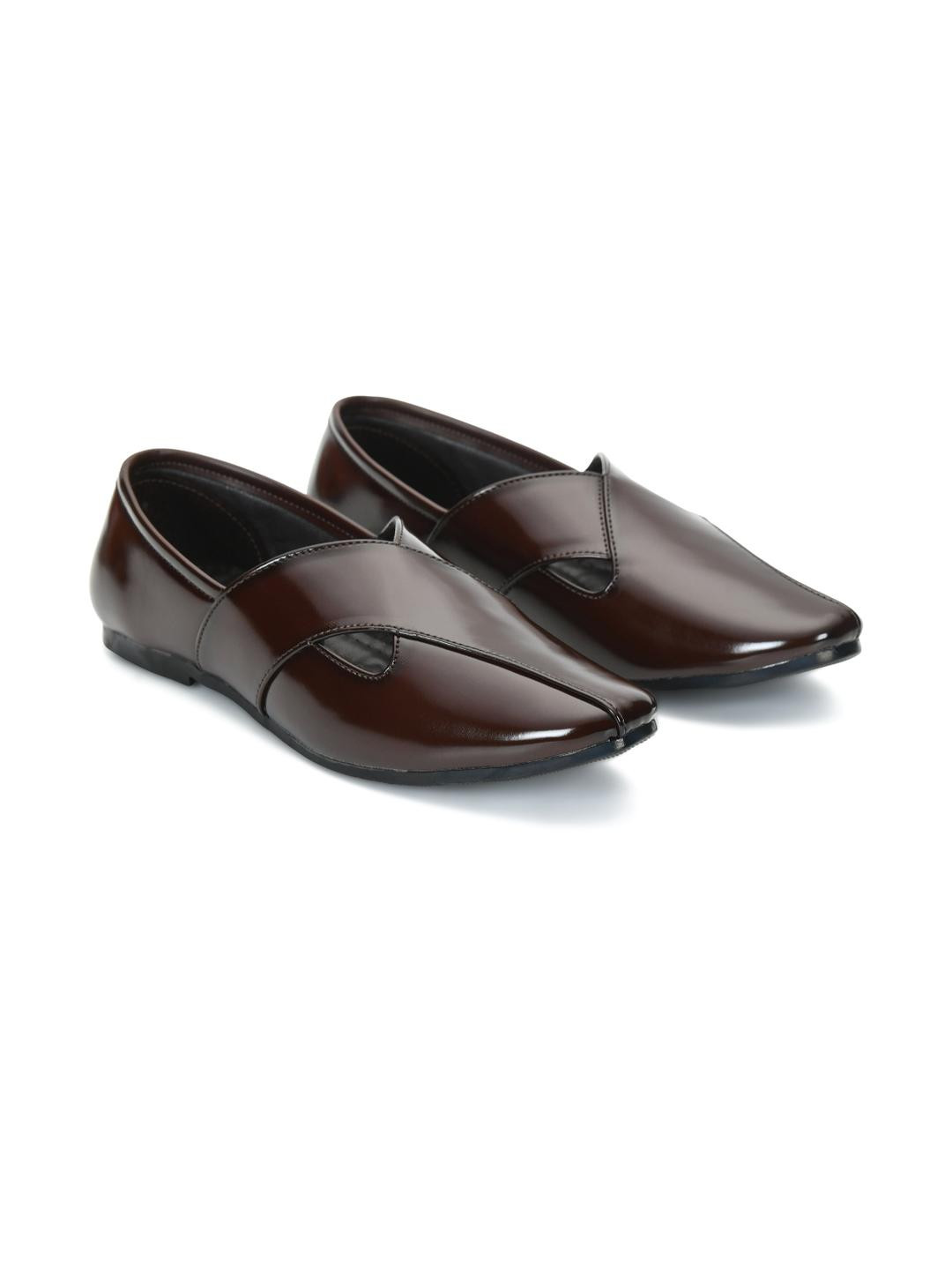 STEPHORN Men Ethnic Brown Criss Cross Slip On Juttis and Mojaris