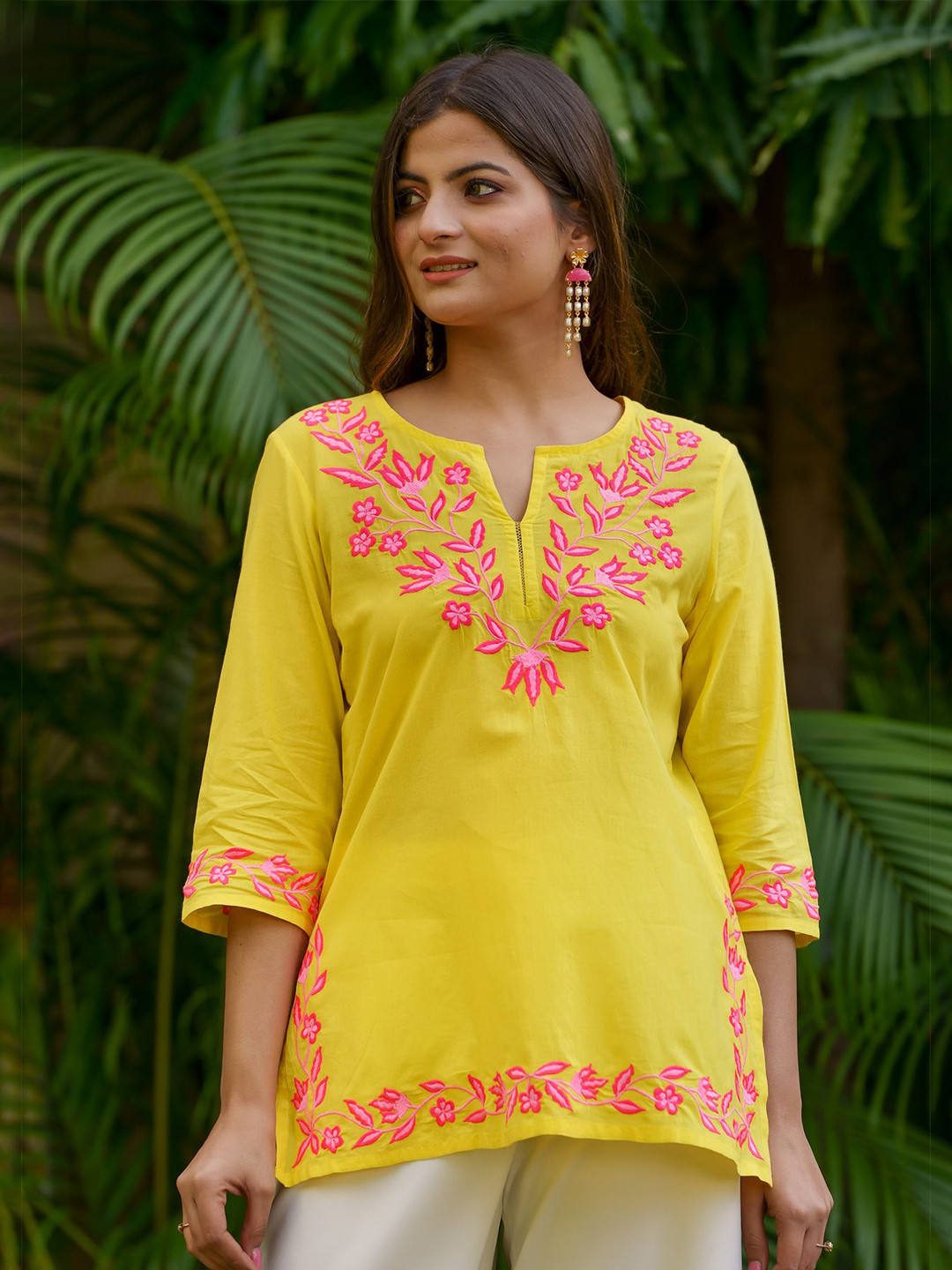 INAAYA JAIPUR Women Floral Embroidered Thread Work Pure Cotton Short Kurti