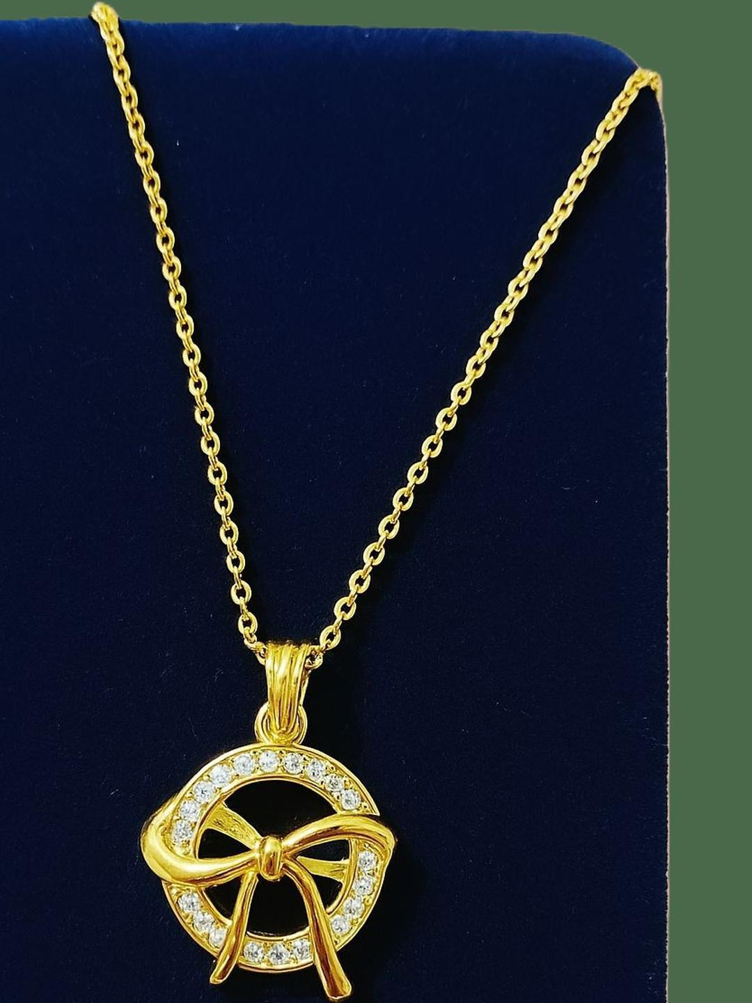 Balaji Gold Women Gold-Plated Oval Pendant with Chain