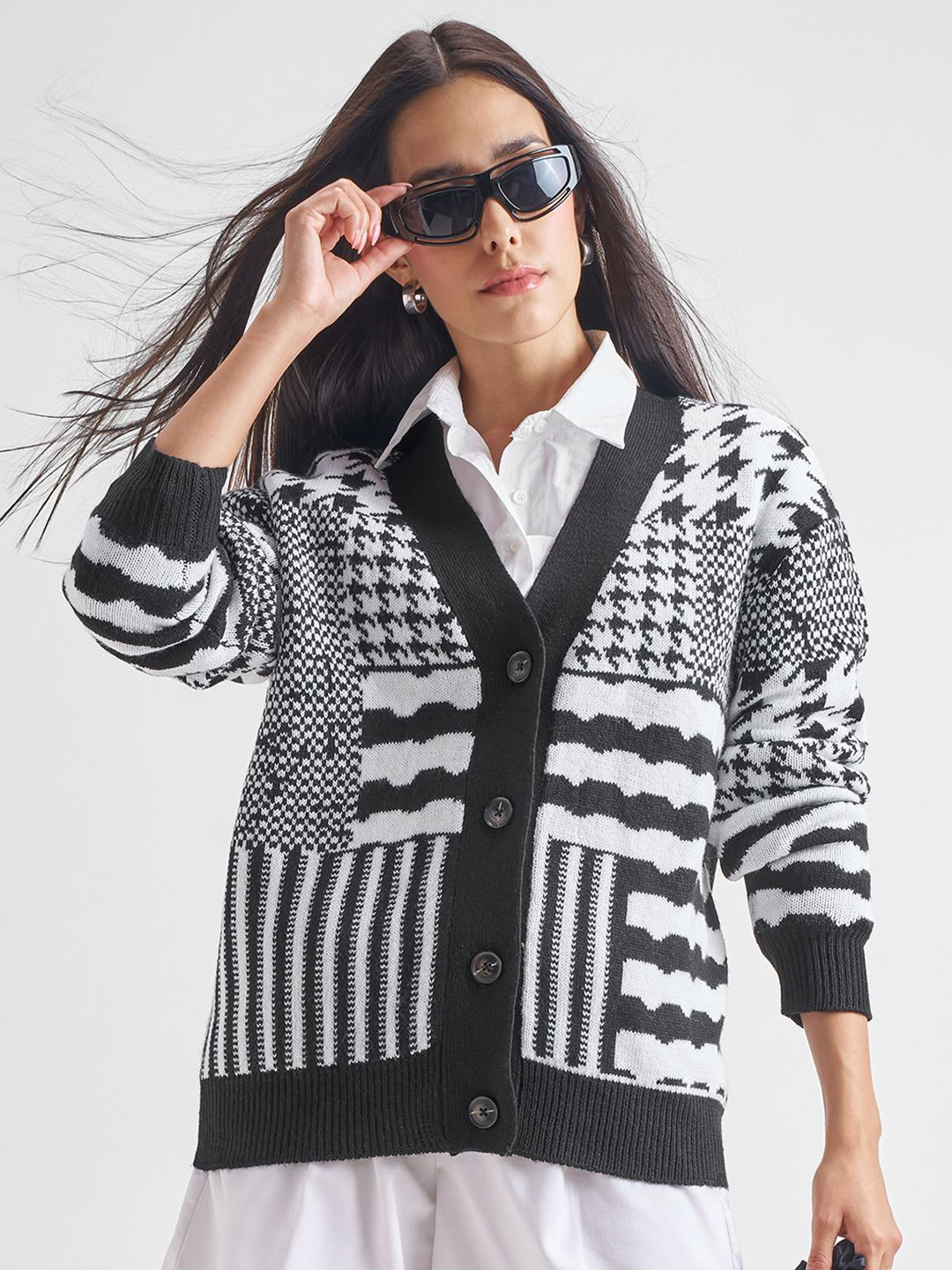 Tokyo Talkies Women Self Design Long Sleeves V-Neck Cardigan