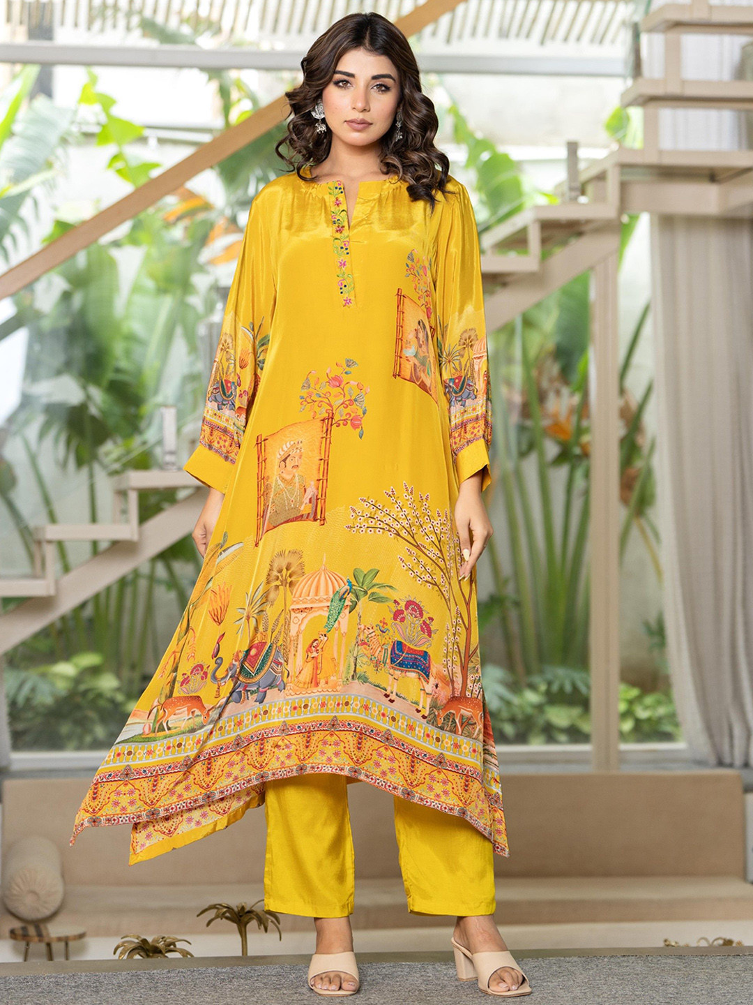 AUTUMN LANE Maurya Goldy Women Floral Printed Kurta with Palazzos & Silk Crepe