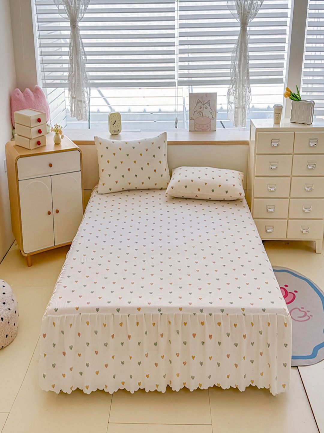 JC HOME Off White Graphic 140 TC King Fitted Bedsheet Set-2m x 2.20m