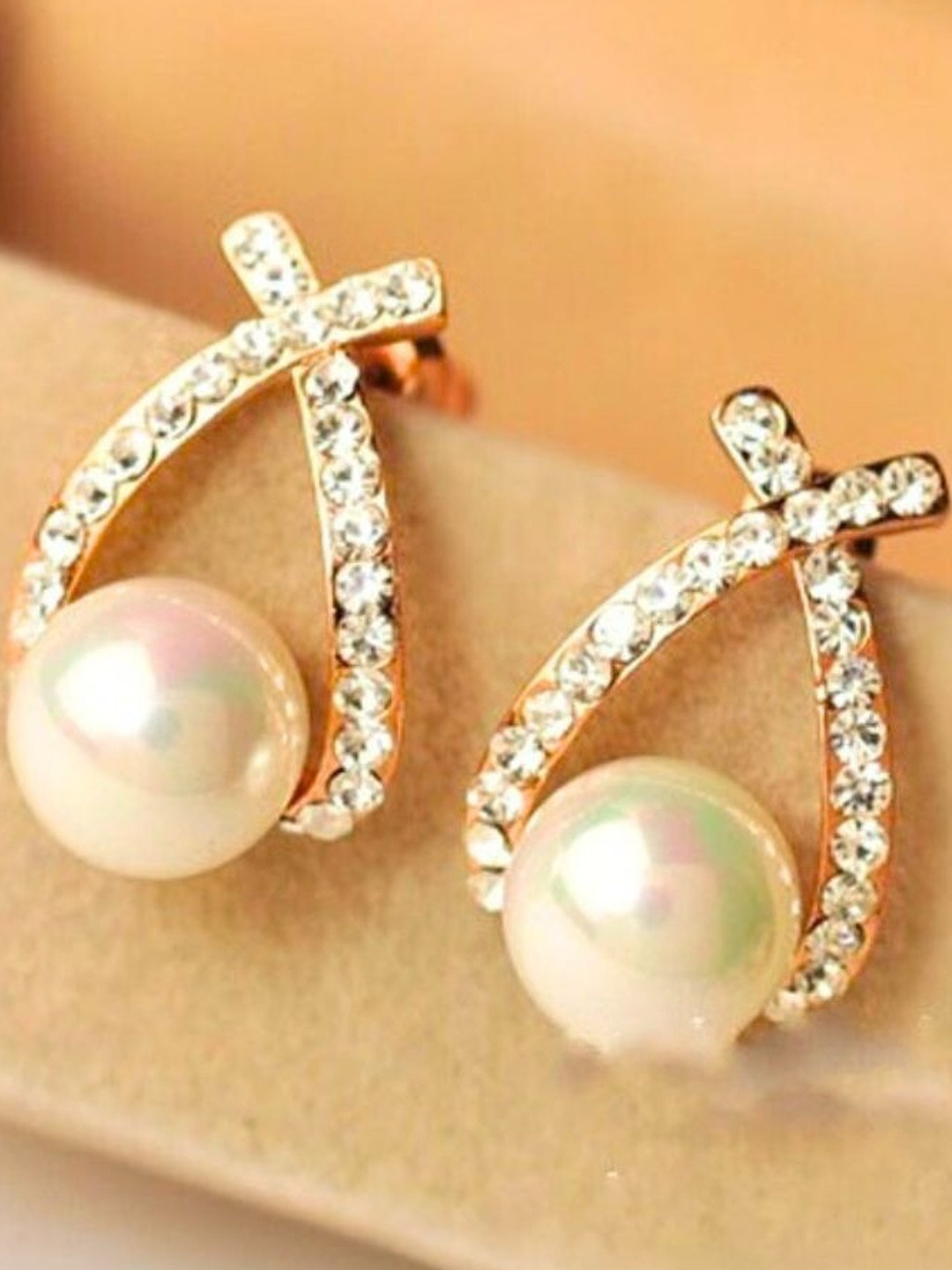 DressBerry  Women Alloy Gold Oval Shape Simple Fashion Studs Earrings