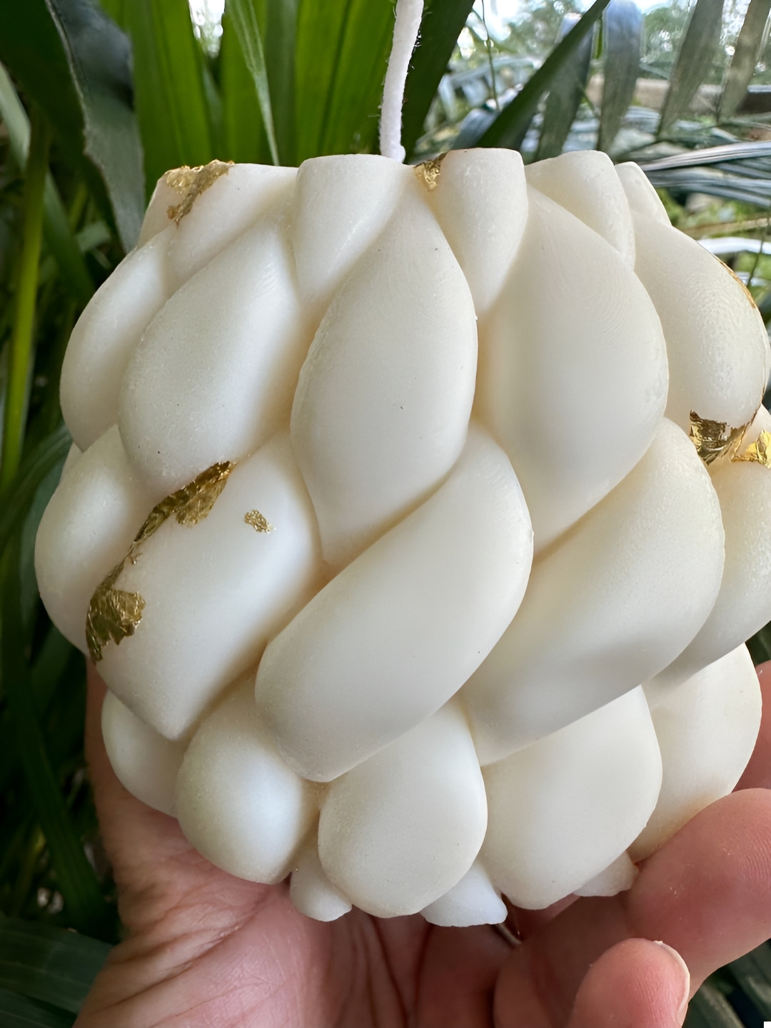 Mandy & Co White Lead-Free Wick Braided Soy Candle with Gold Foil Details