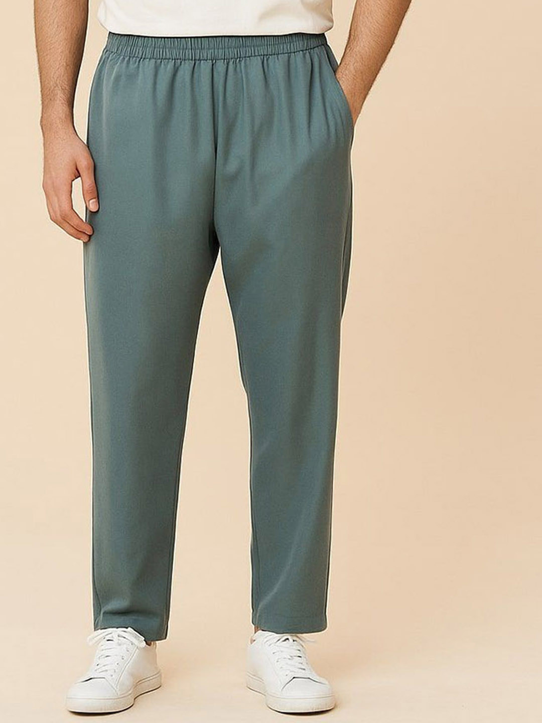 NU CLOTHS Men Slim-Fit Mid-Rise Trackpants