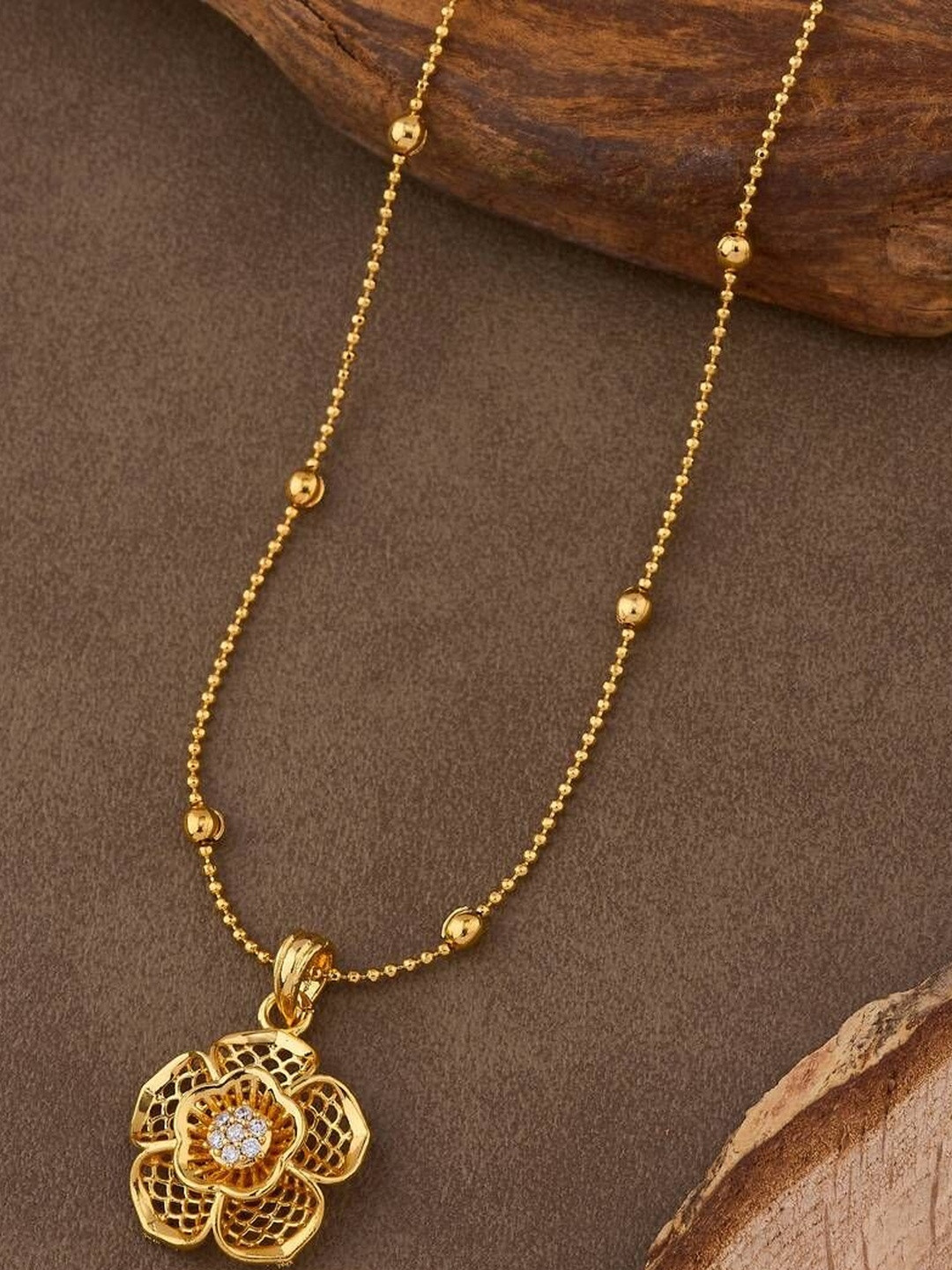 NKR GOLD Women Brass Gold-Plated Floral Pendant Necklace