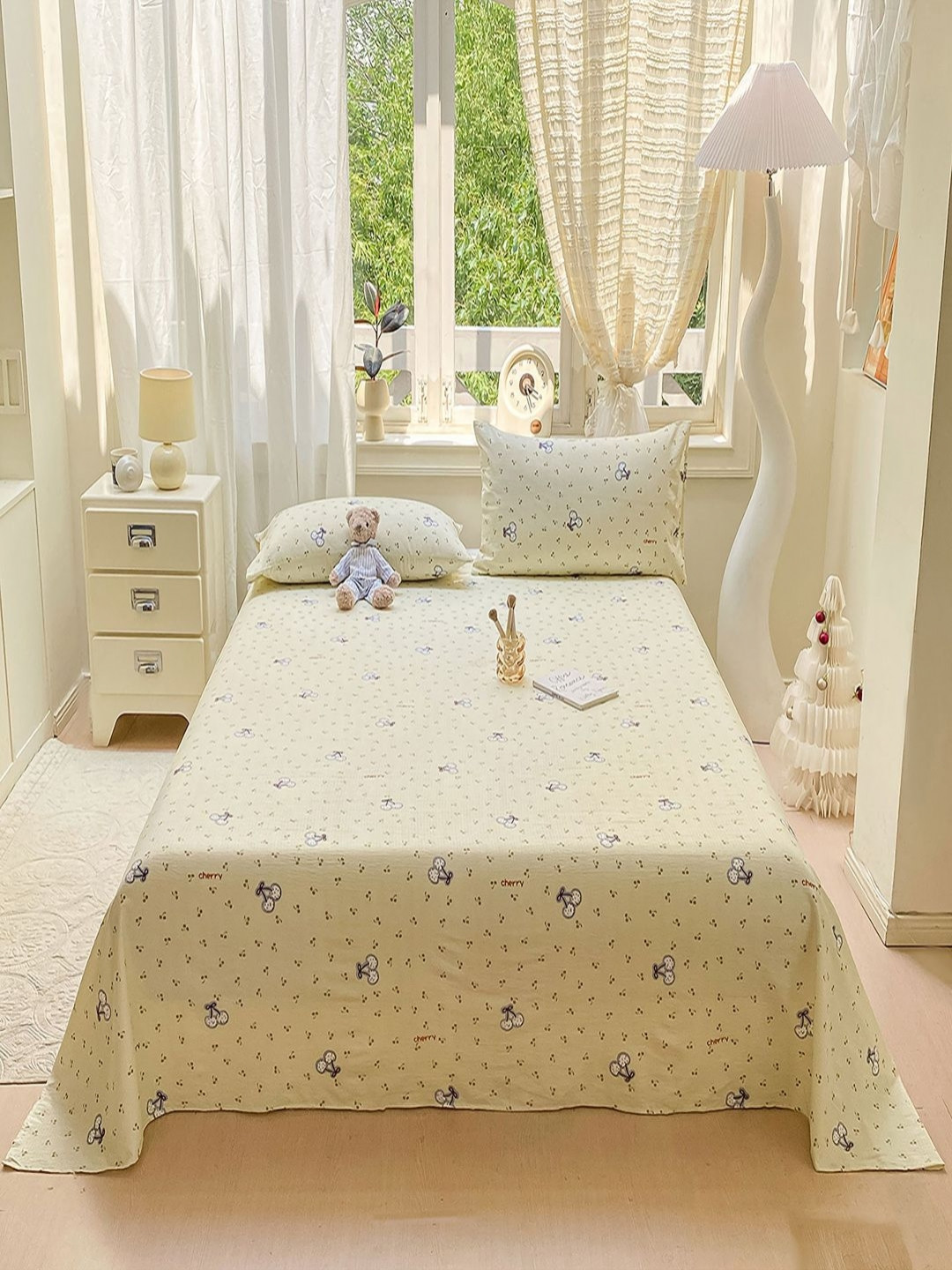 JC HOME Yellow Graphic 140 TC King Bedsheet Set - 2.30m x 2.50m