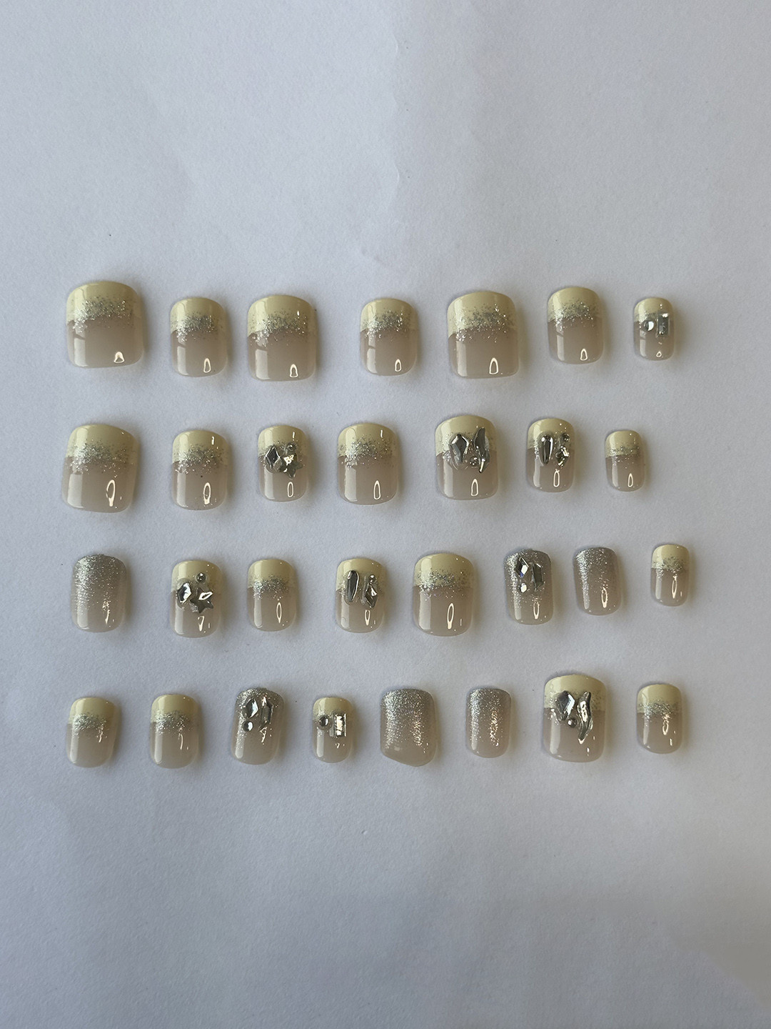 MESMERAYZ Set Of 24 Stick On Artificial Nails With Nail Buffer & Manicure Stick