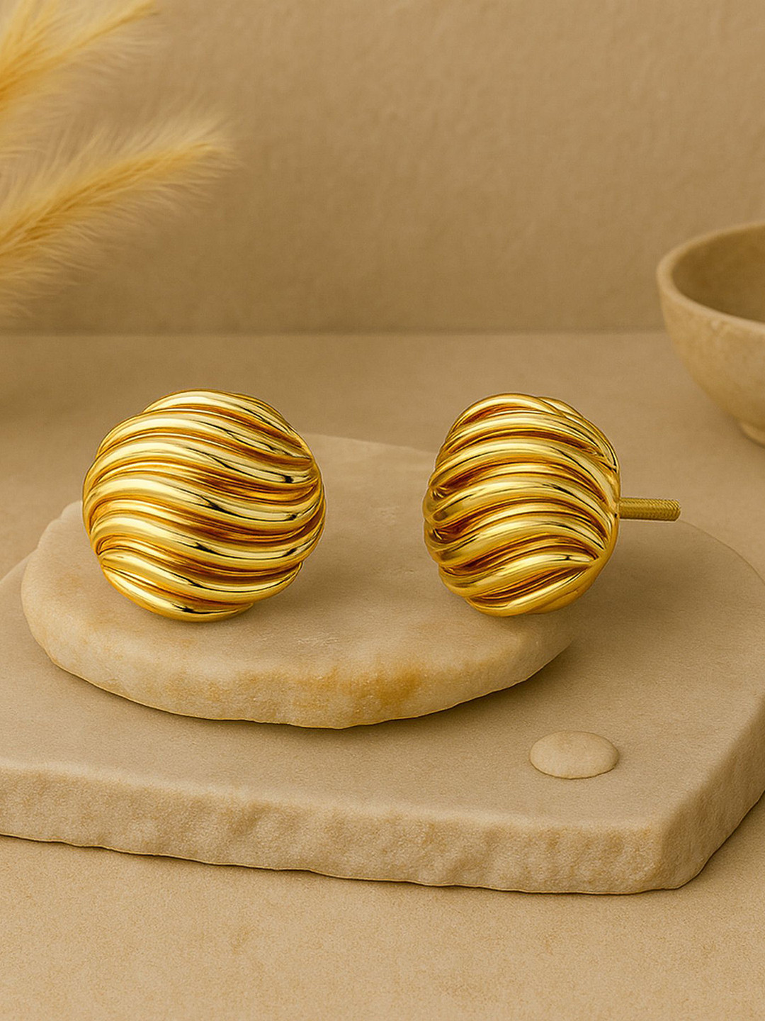 KISNA DIAMOND AND GOLD JEWELLERY Women 18KT Gold Sunshine Earrings Gold - 3.46 g