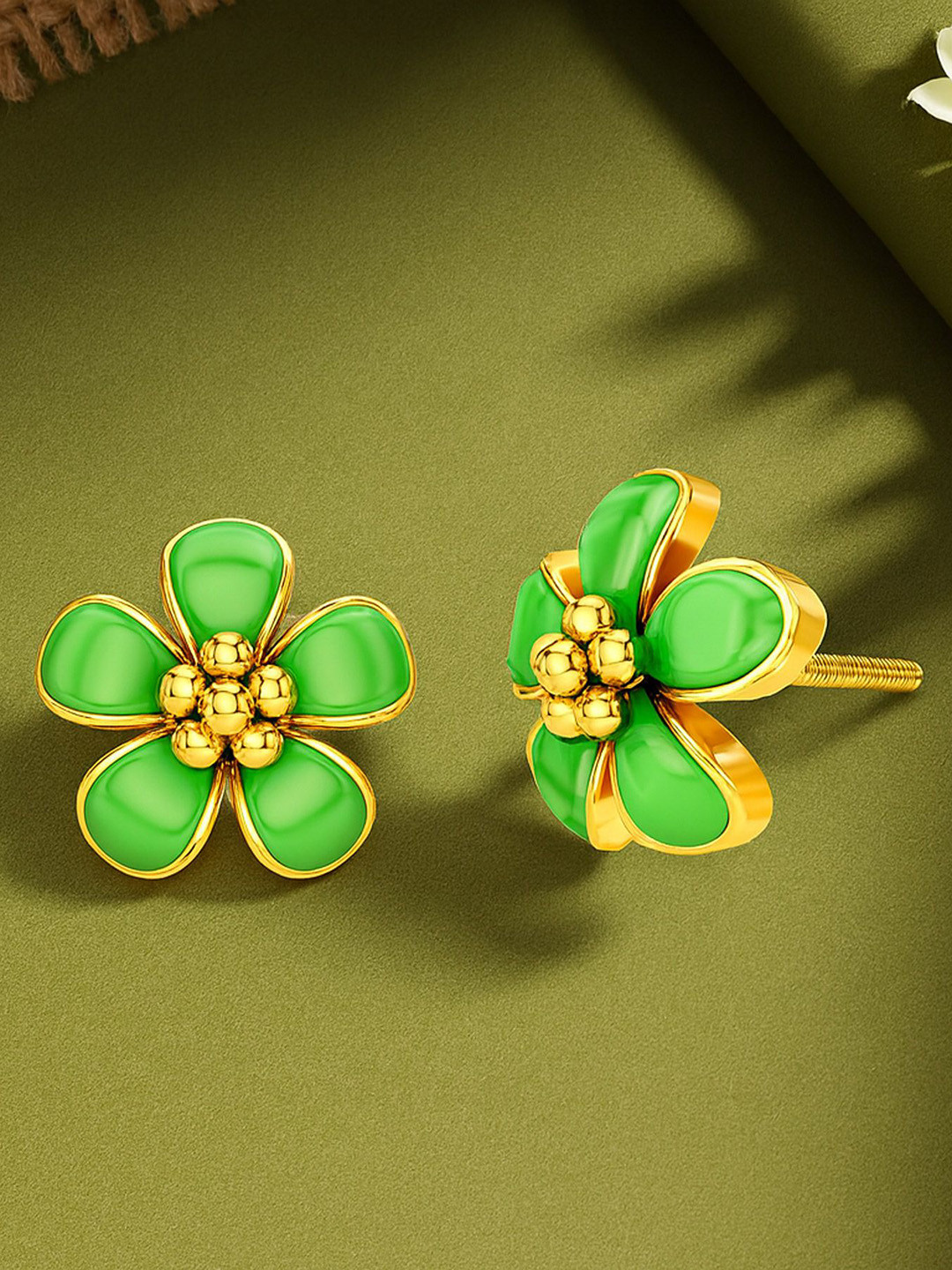 KISNA DIAMOND AND GOLD JEWELLERY 18Kt Florishine Gold Earrings - 2.65g