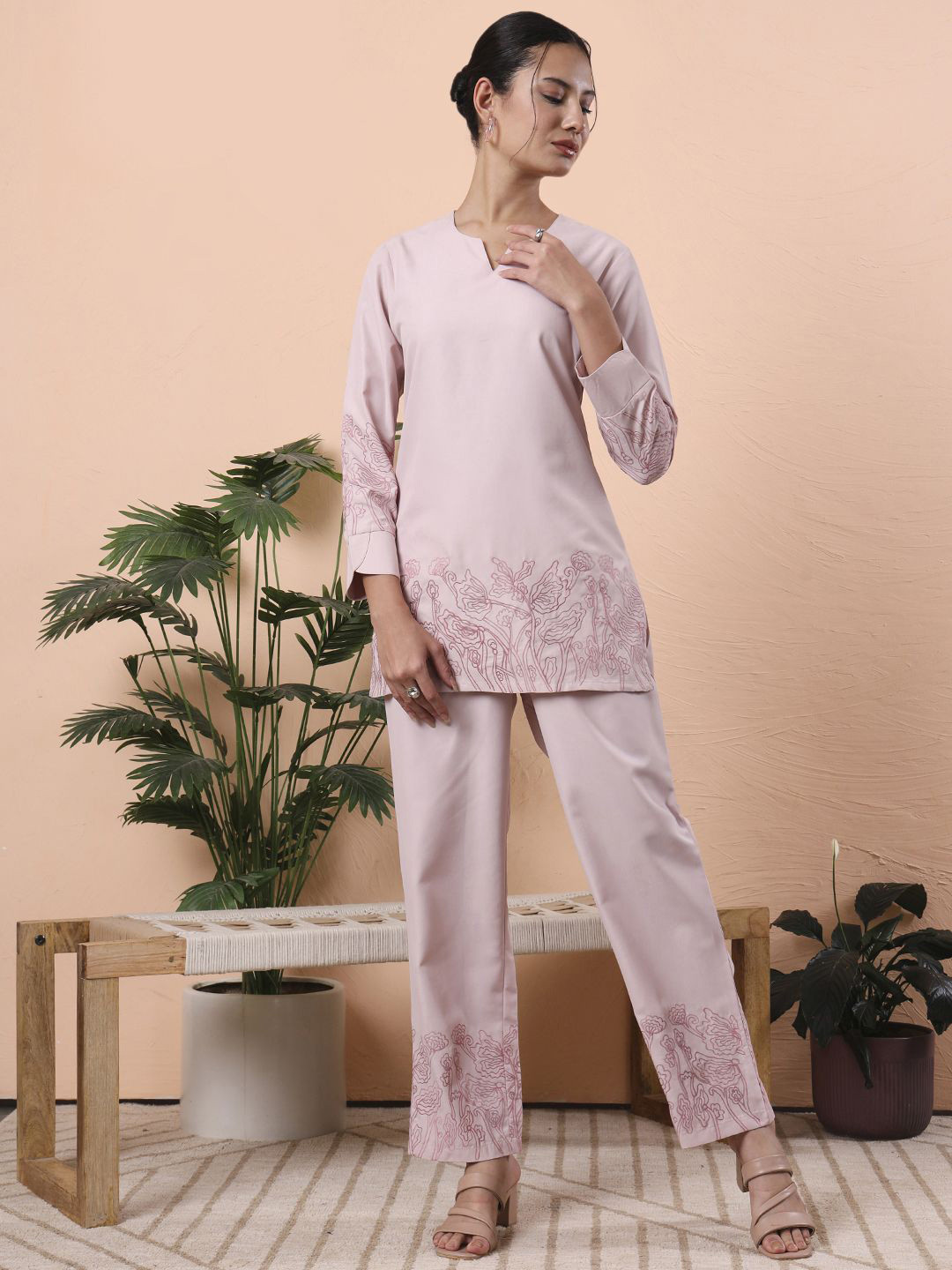 FITHUB Emebroidered V-Neck Tunic With Trousers Co-Ords