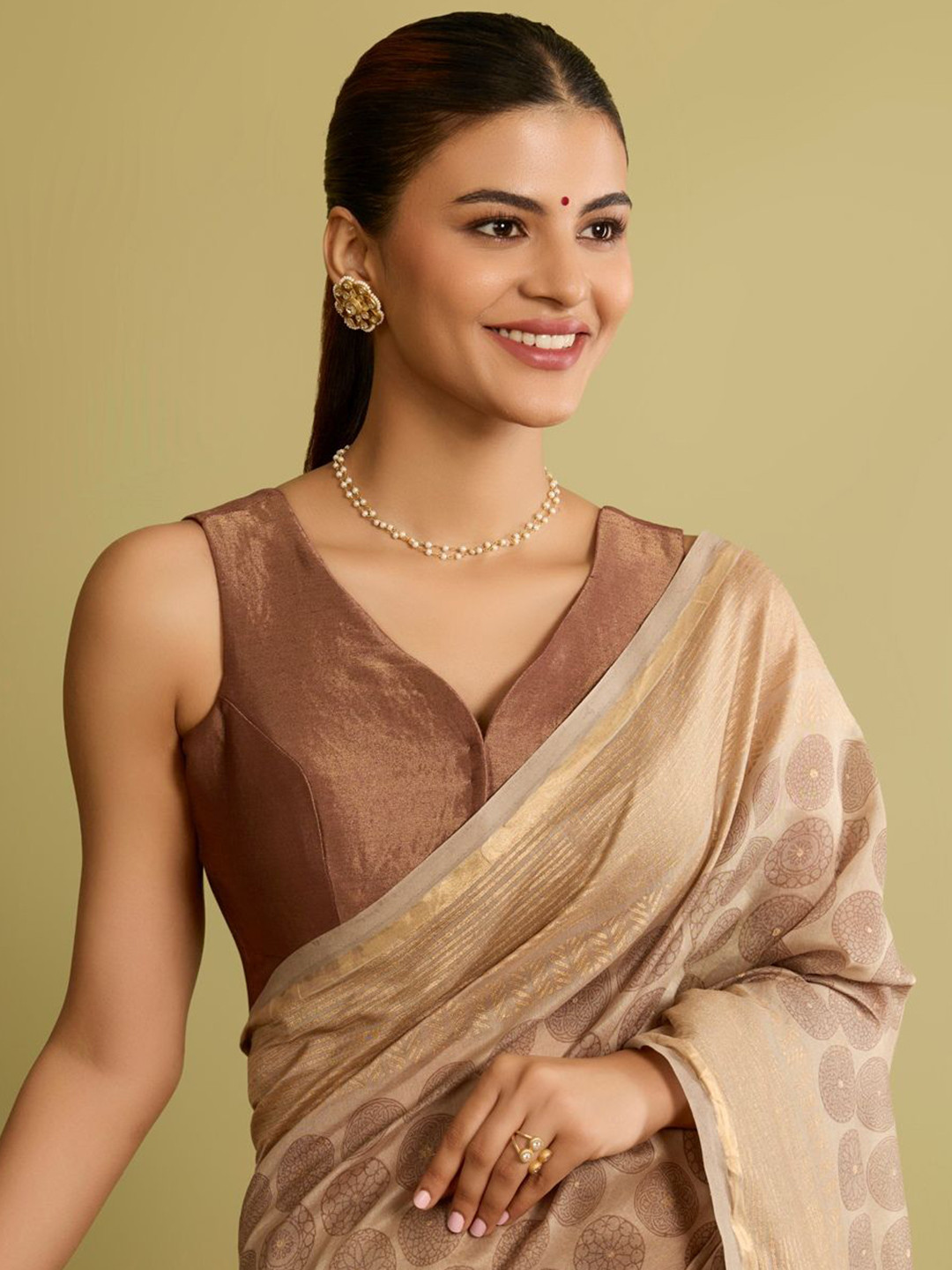 Taneira V-Neck Sleeveless Saree Blouse