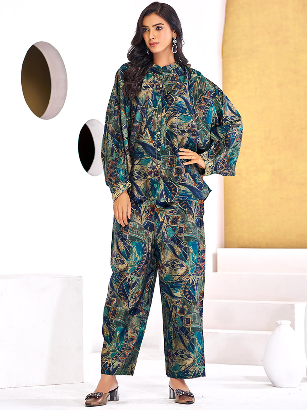 BulBul Albeli Printed Mandarin Collar Neck Pure Silk Shirt With Trousers