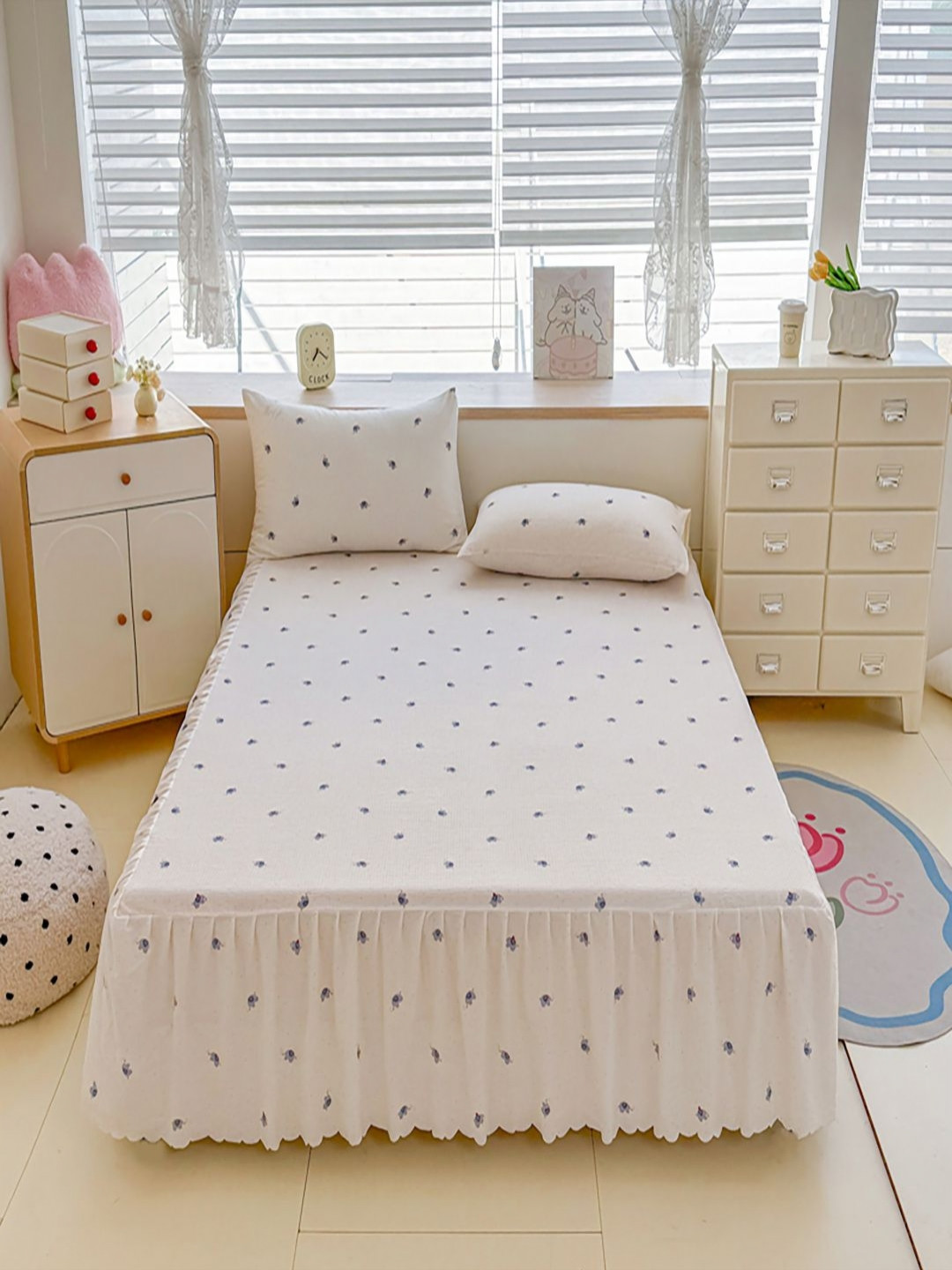 JC HOME White & Blue Graphic 140 TC Single Bedsheet Set-1.2m x 2m