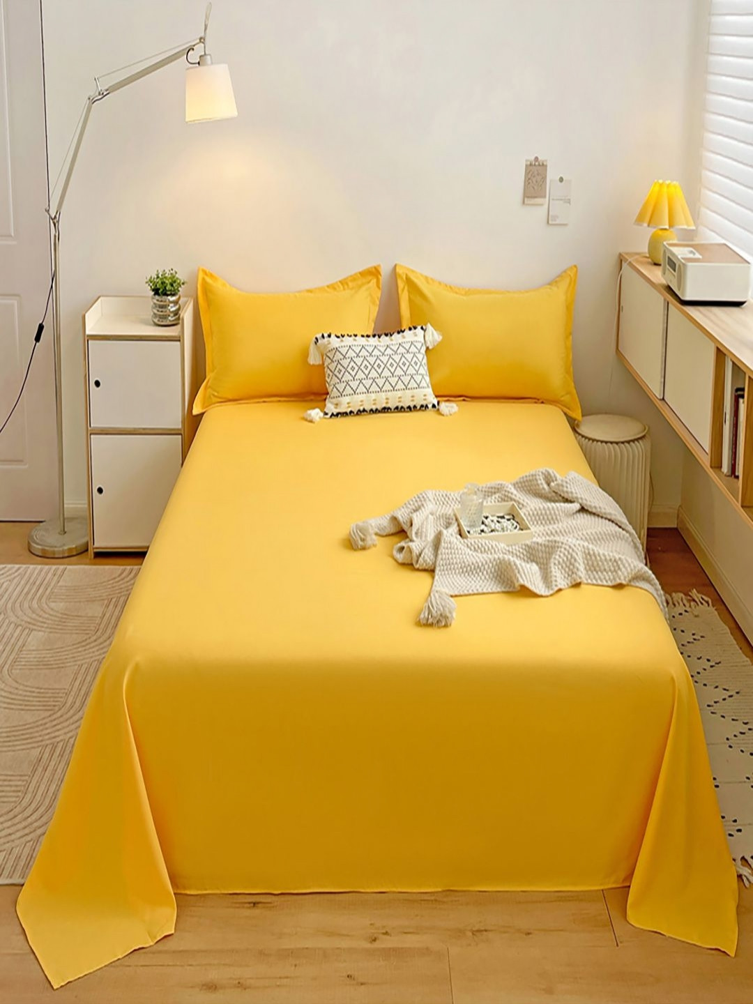 JC HOME Yellow 140 TC King Bedsheet 2.45 m x 2.5 m