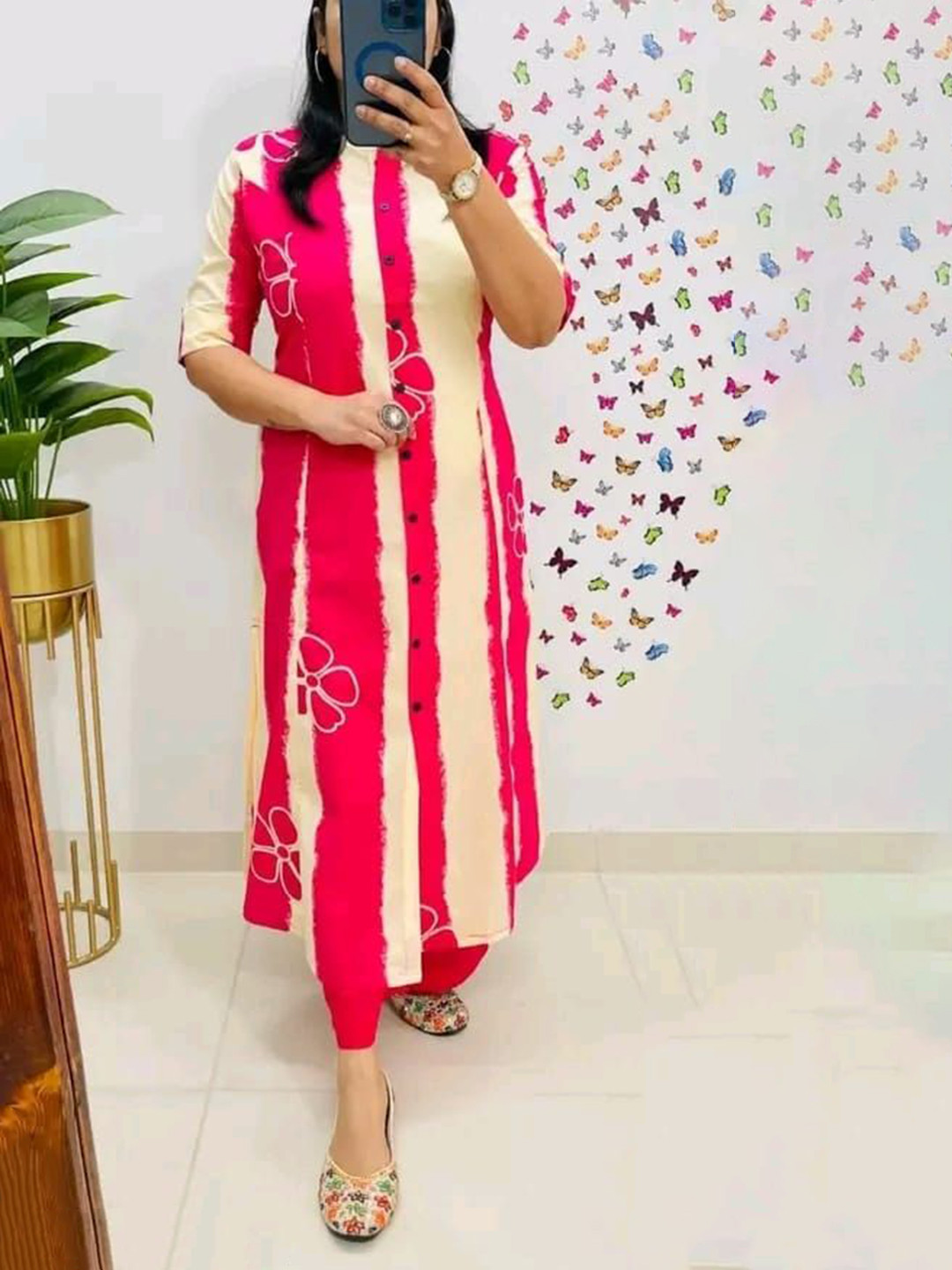 ETHNIC VILLAA Women Floral Print Regular Kurta with Palazzos