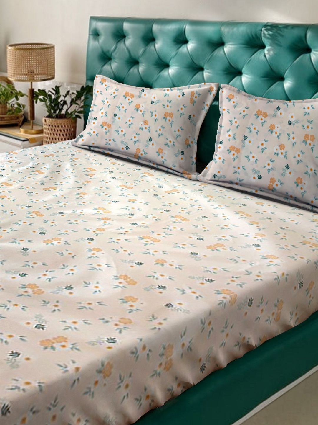 Ackross White And Orange Floral Printed 104 TC Queen Bedsheet Set- 2.25 m x 2.54 m