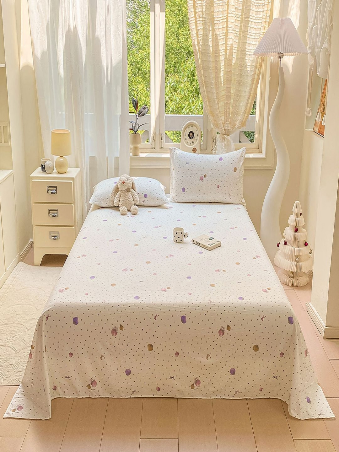 JC HOME Off White Graphic 140 TC Super King Bedsheet Set- 2.30 m x 2.50 m