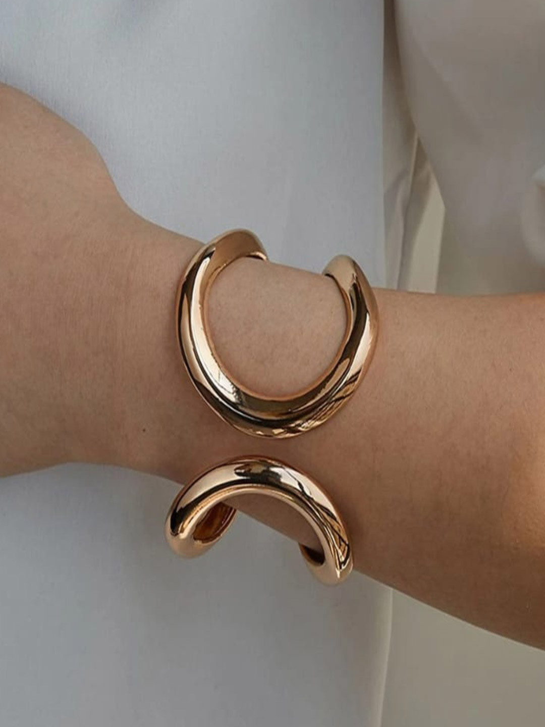 ROYAL NEEDS Modern Cuff Bracelet