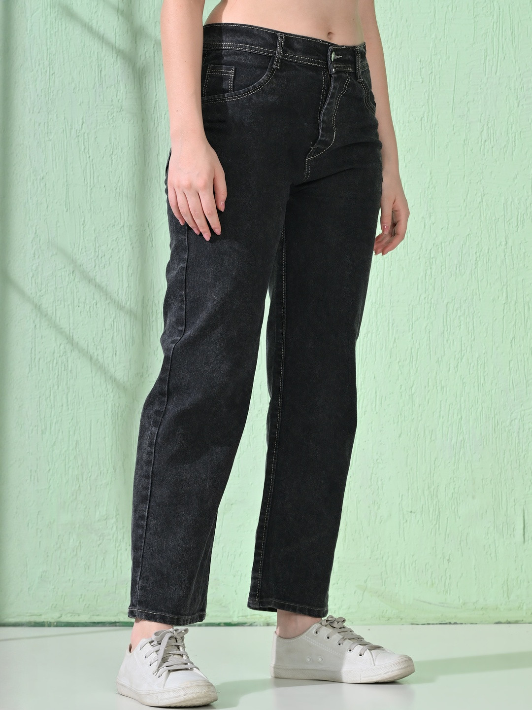Mevan Women Classic Mid Rise Light Fade Stretchable Jeans