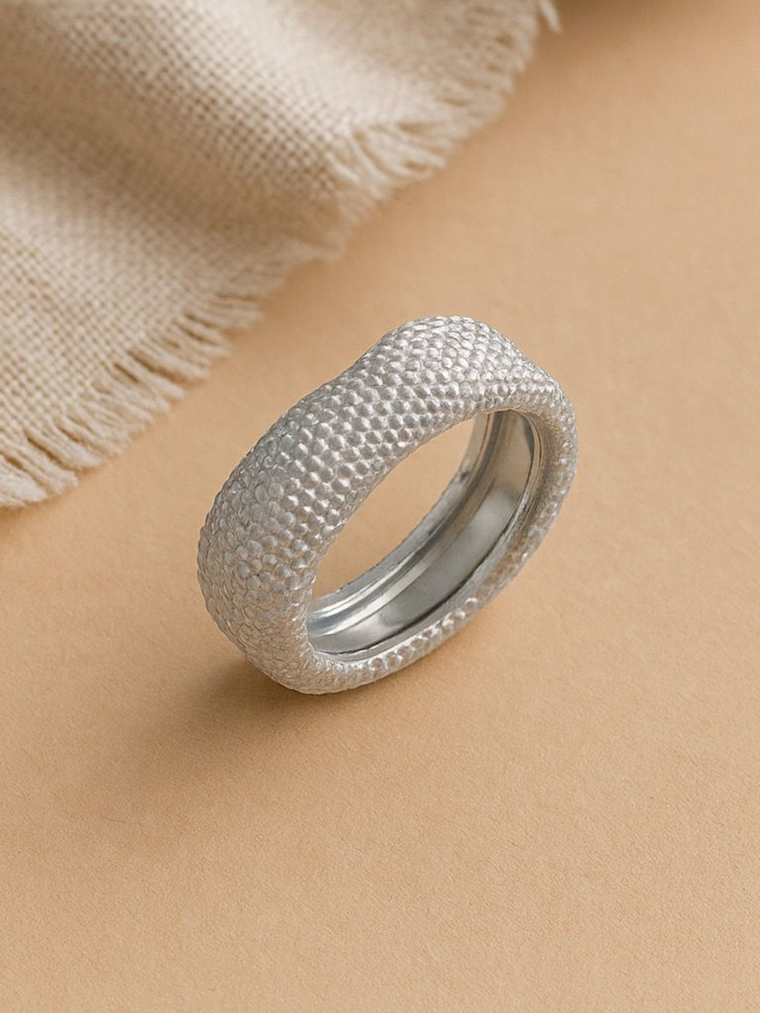 Anushka Jain Jewellery 925 Sterling Silver Rhodium-Plated Twirl Snake Finger Ring