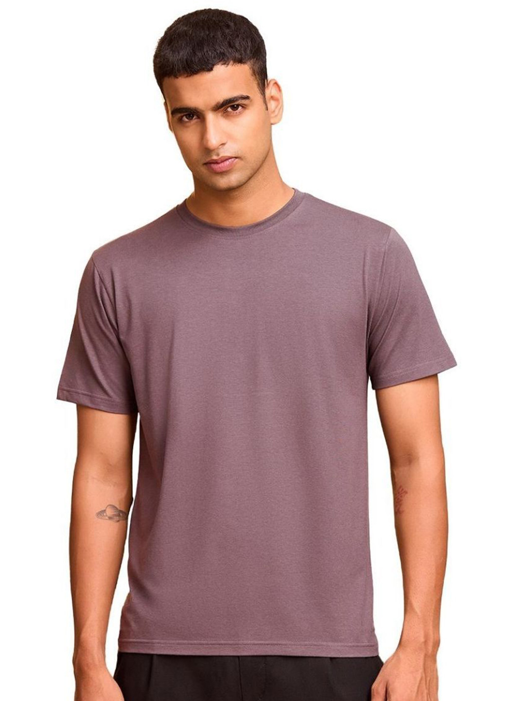 Wellbi Men Solid Round Neck T-shirt