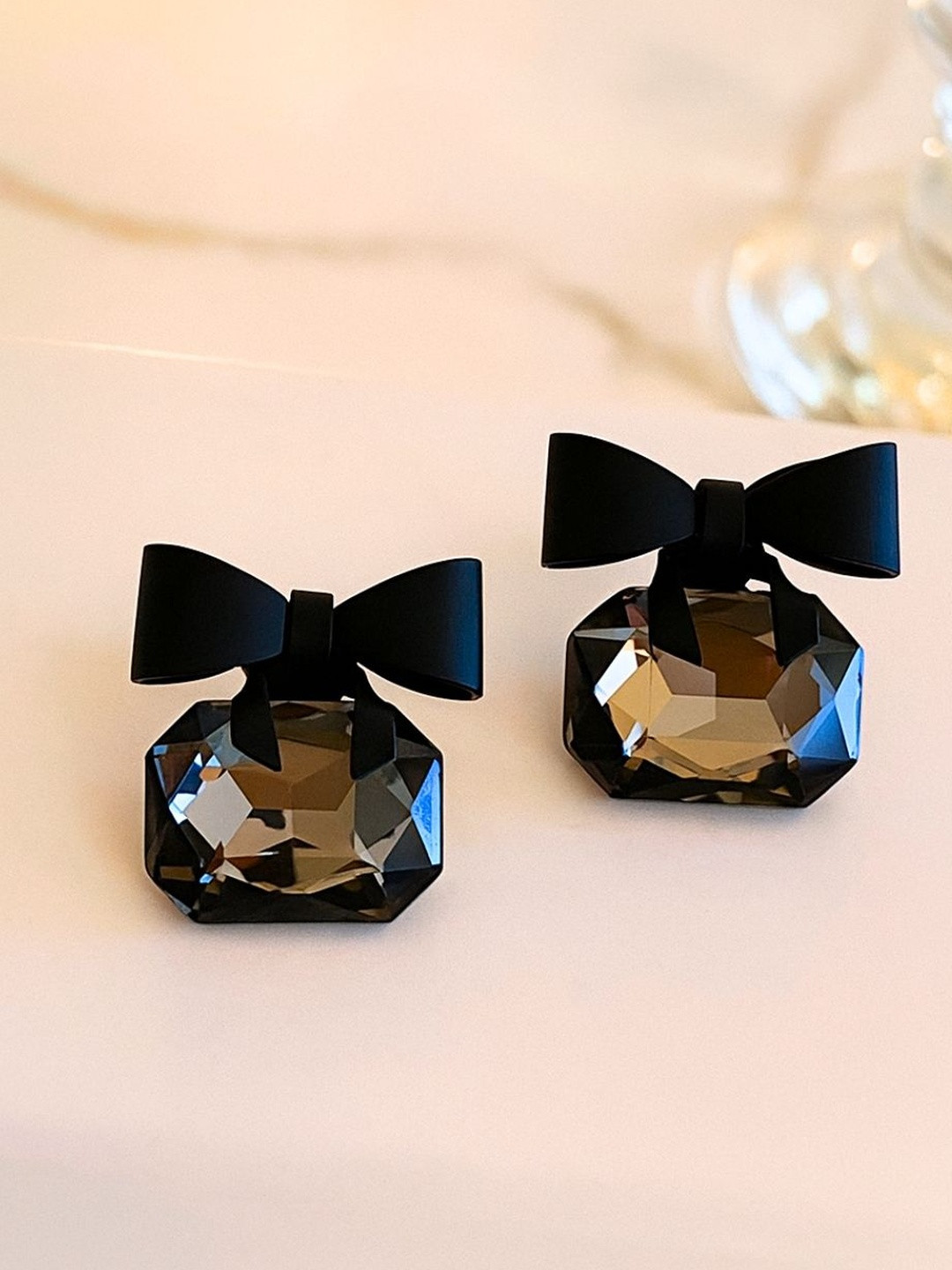 DressBerry Korean Bow Detailed Earrings