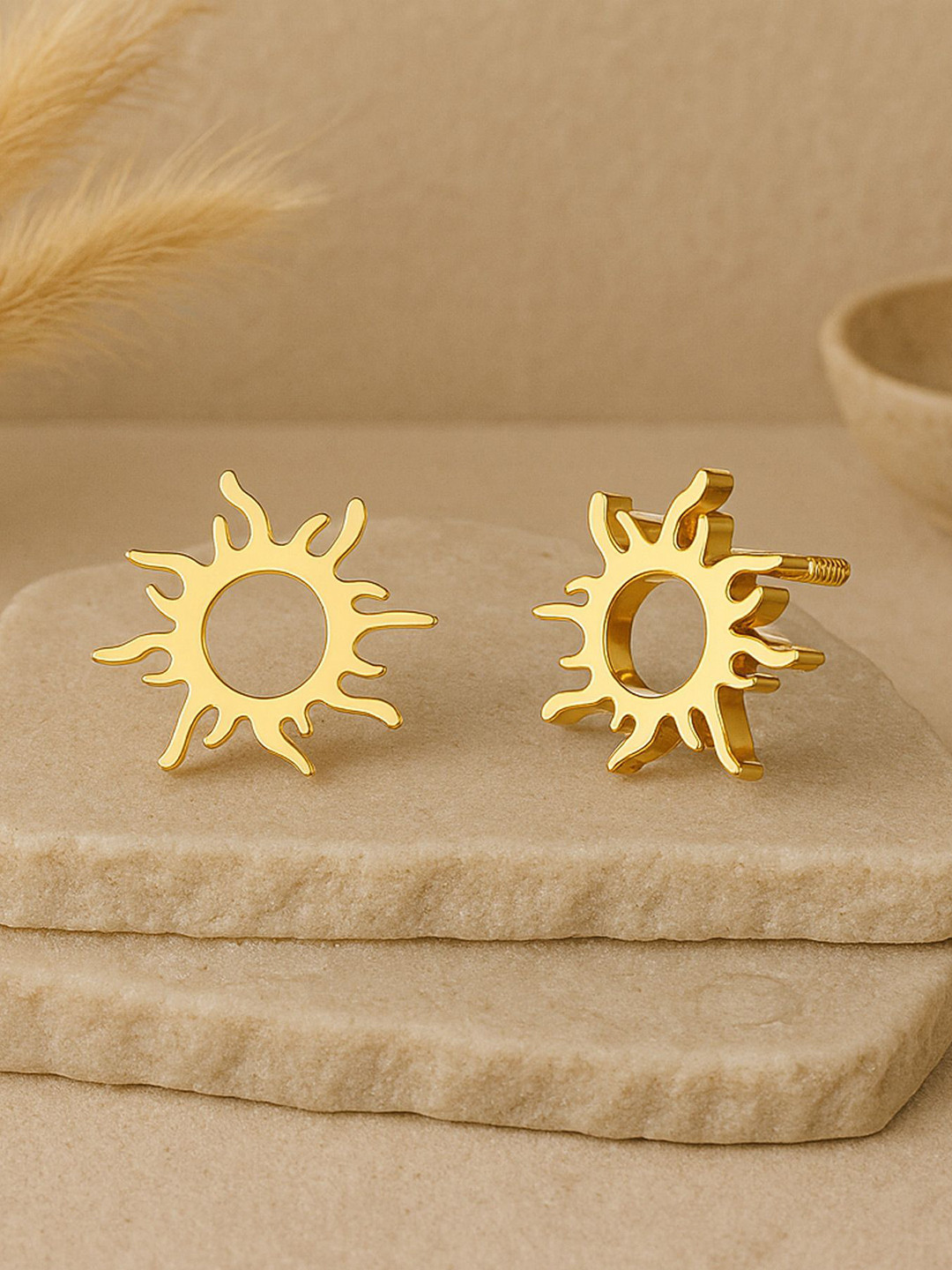 KISNA DIAMOND AND GOLD JEWELLERY Women 14KT Sunshine Earrings Gold - 1.37g