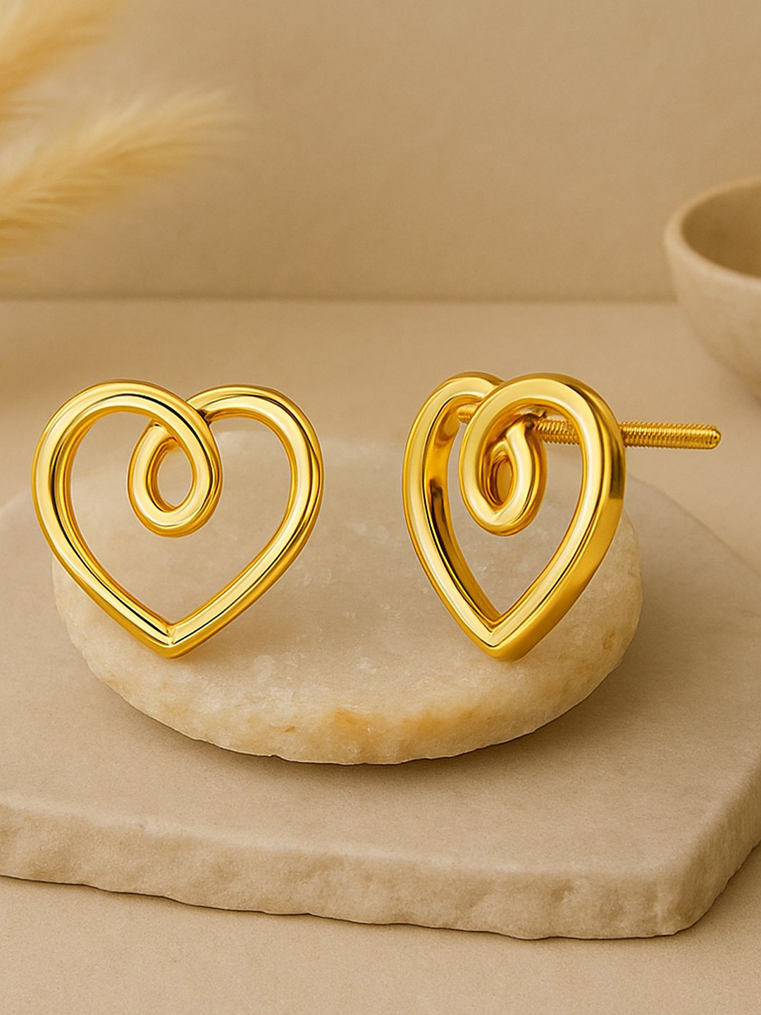 KISNA DIAMOND AND GOLD JEWELLERY Women 14Kt Twirl Heart Earrings Gold - 1.89g