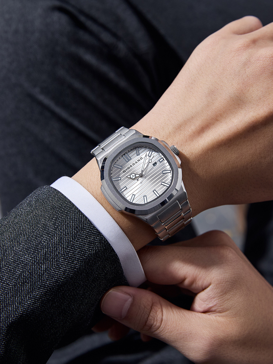 GIORDANO Men Dial & Stainless Steel Bracelet Style Straps Analogue Watch GZ-50134-33