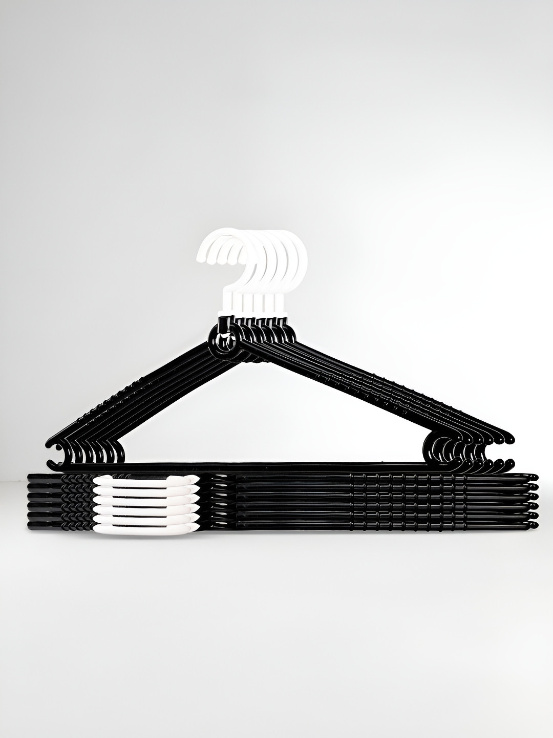 Aura Black 12 Pieces Lightweight Hangers