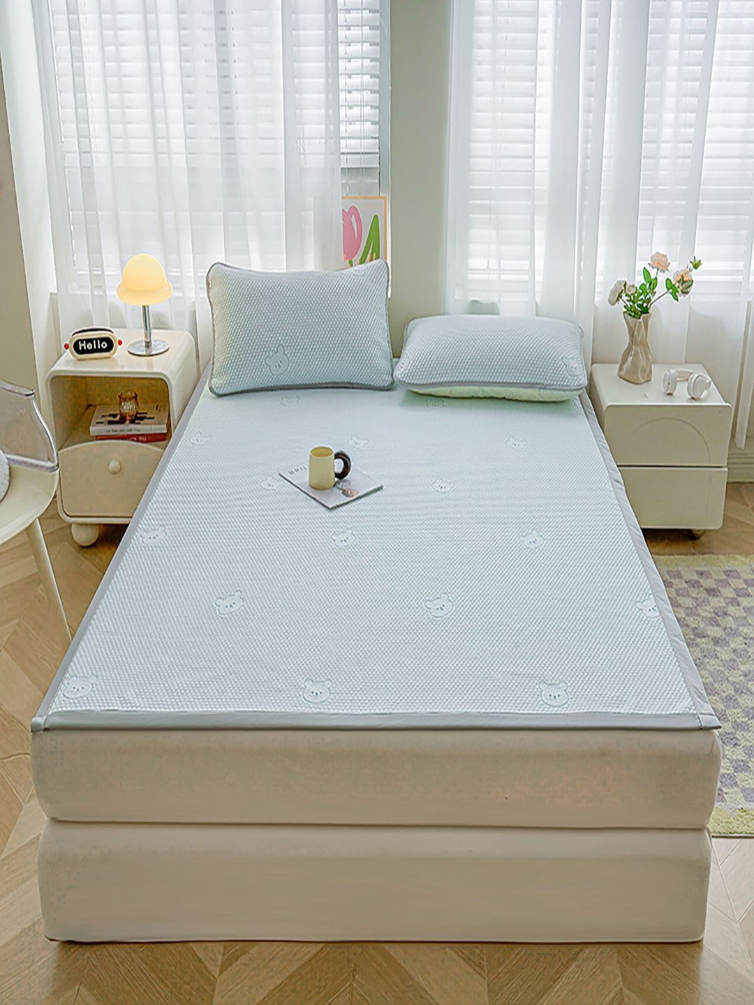 JC HOME Blue & White Quilted 140 TC Super King Bedsheet Set - 2 m x 2.20 m