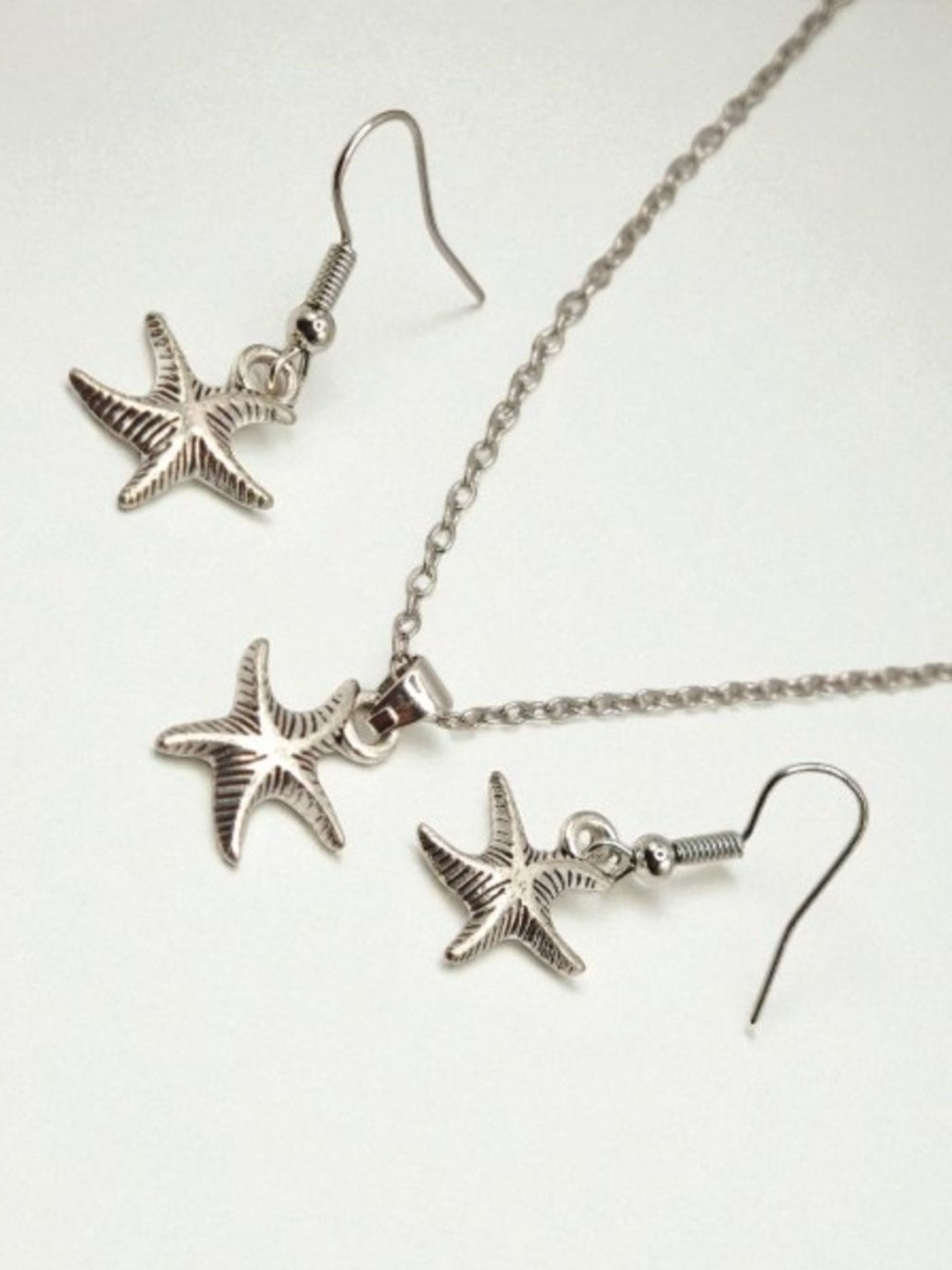 SAPRAA TRENDS Women Silver Plated Star Fish Shaped Alloy Pendant Chain With Earrings