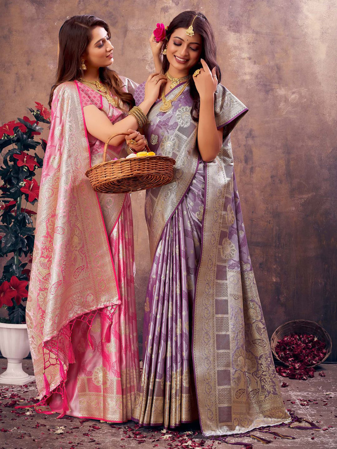 DEVATITHI Ethnic Motifs Woven Design Zari South Saree