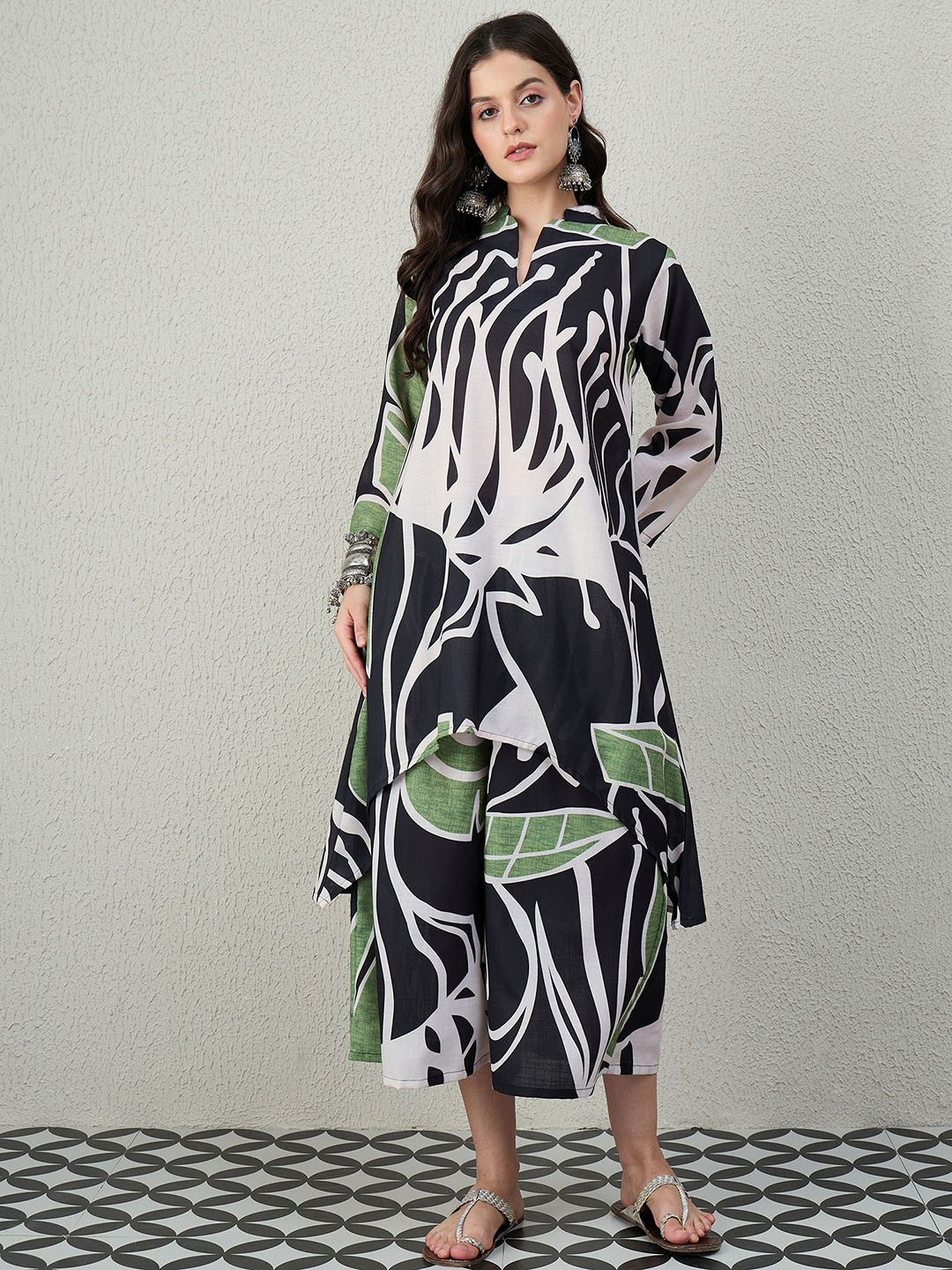 InWeave Women Floral Printed Linen Kurta with Sharara