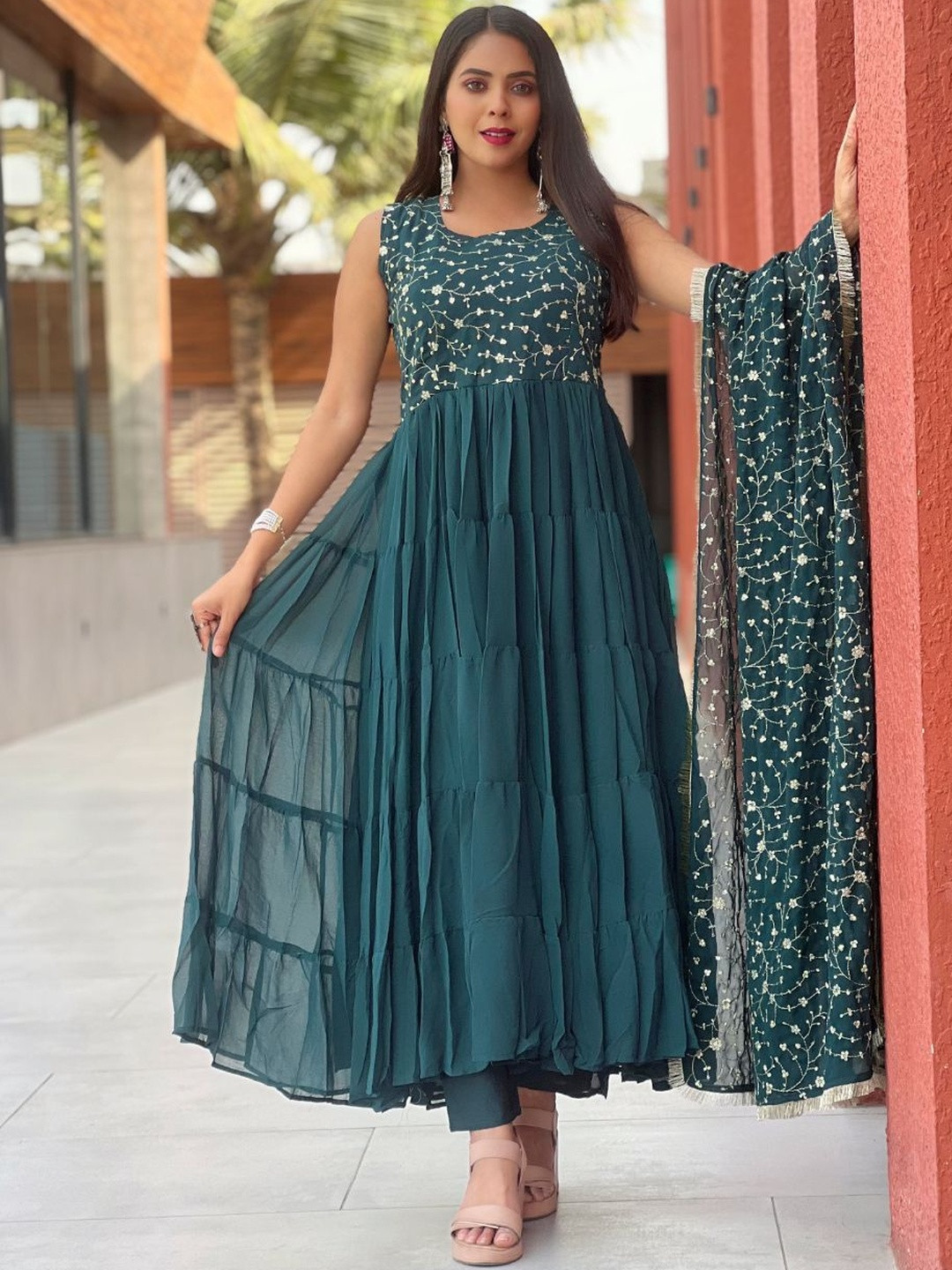 GRISHU COLLECTION Floral Embroidered Georgette Tier Anarkali Kurta & Trousers With Dupatta