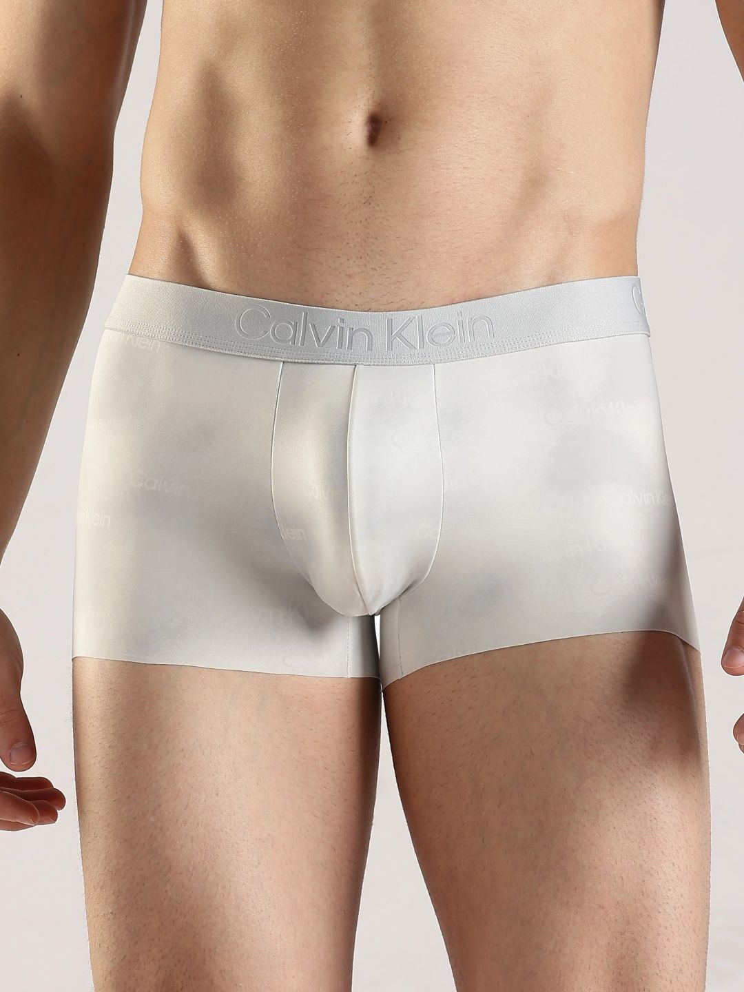 Calvin Klein Underwear Low-Rise Short Trunk NB4422020-Foggy Logo