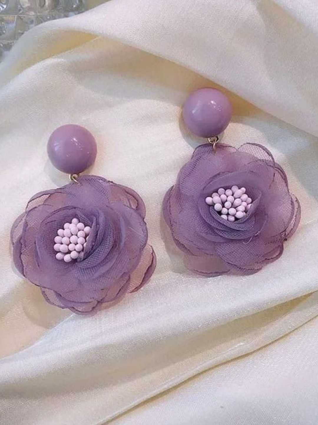 Estailo fashion Floral Shaped Drop Earrings