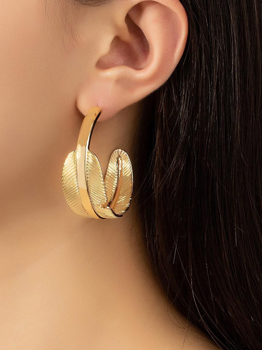 EL REGALO Feather Shaped half Hoop Earrings