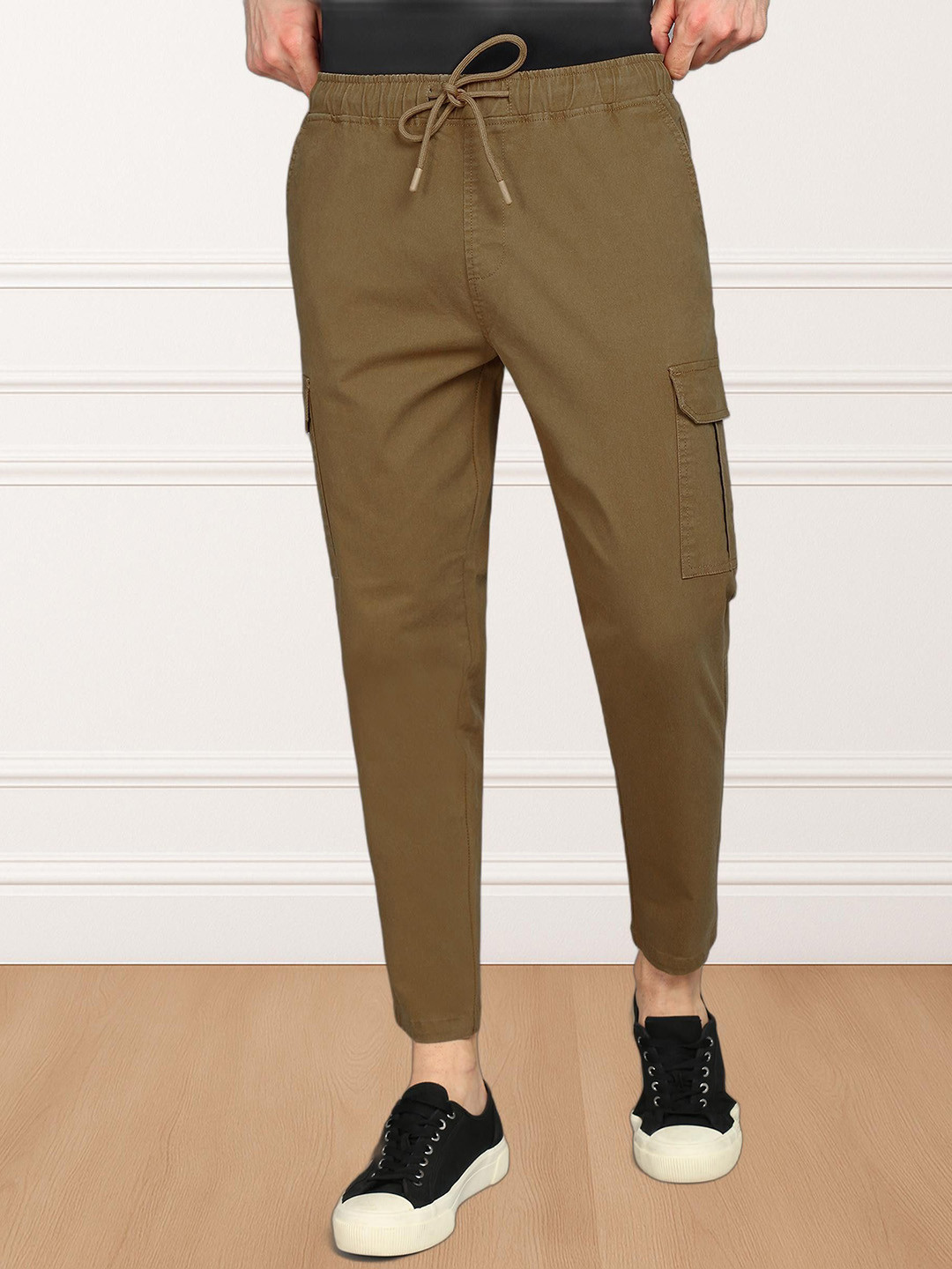 Gaucha Men Tapered Fit Low-Rise Cotton Cargo Joggers