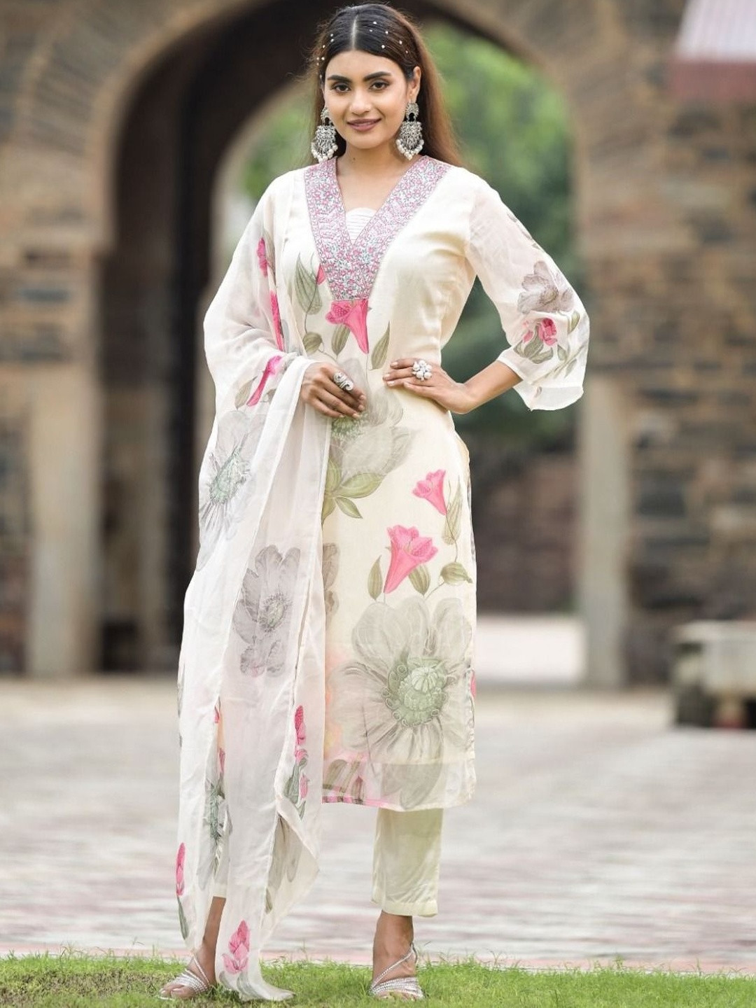 GHAN SALS Embroidered Georgette Kurta Set