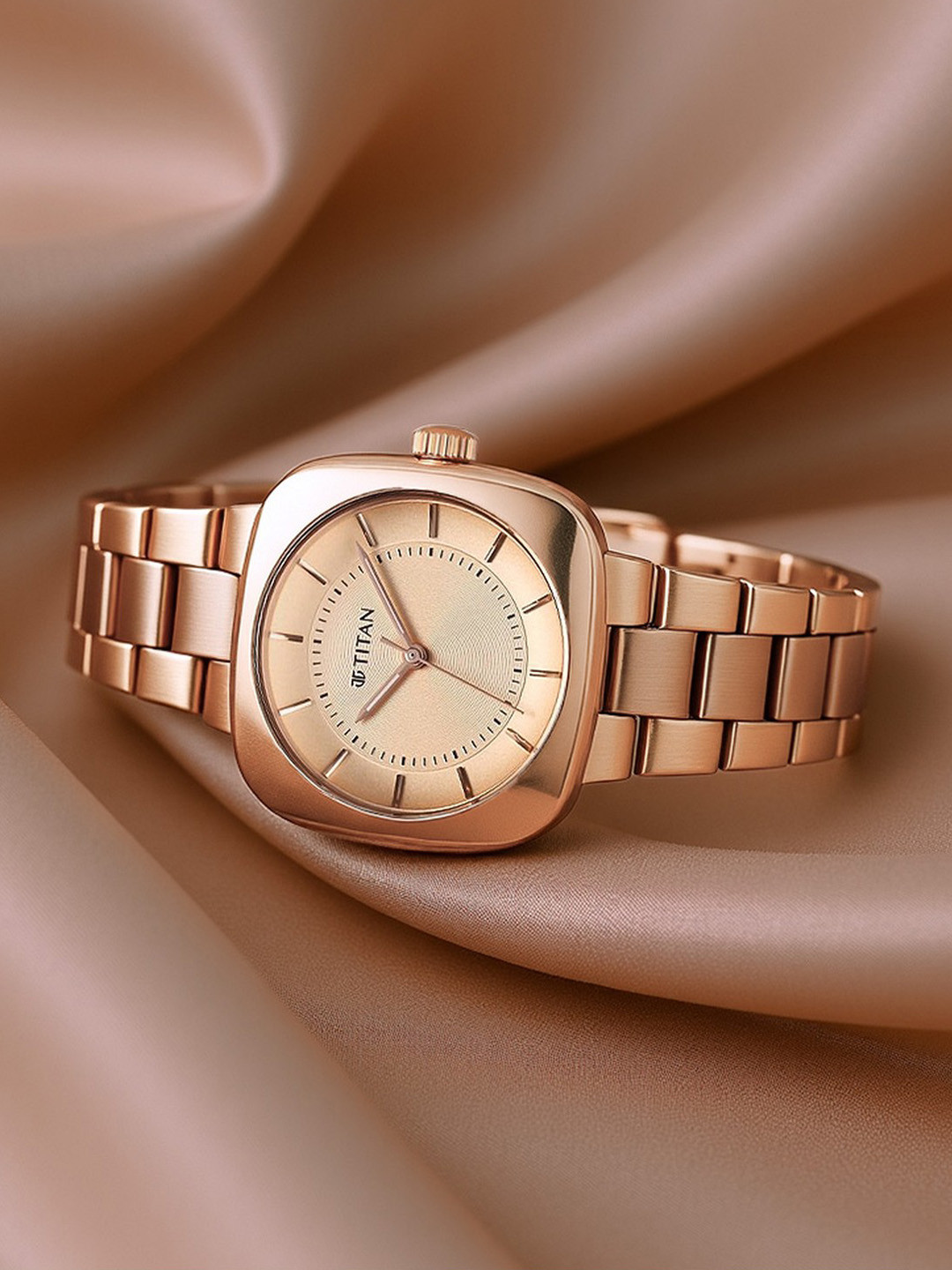 Titan Women Analogue Watch 95296WM01