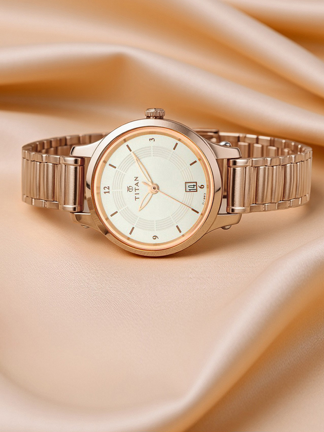 Titan Titan Dress Women Silver Analogue watch 2602WM01