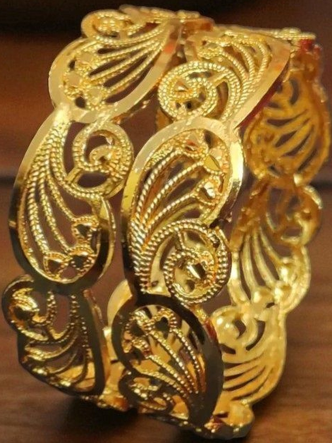 DIVASTRI Women Gold Plated Designer Cutwork Bangle