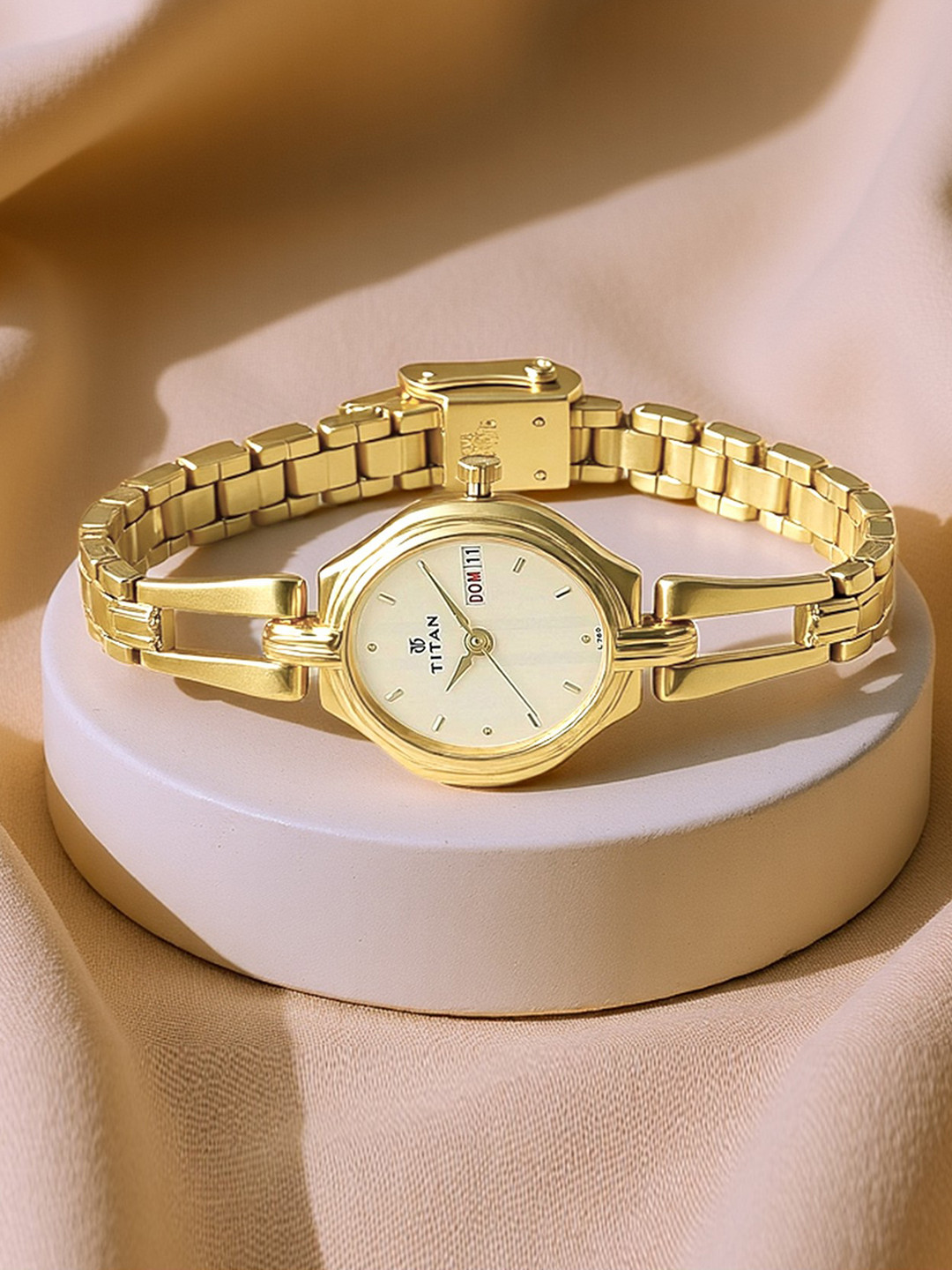 Titan Women White Dial Watch NE2345YM01