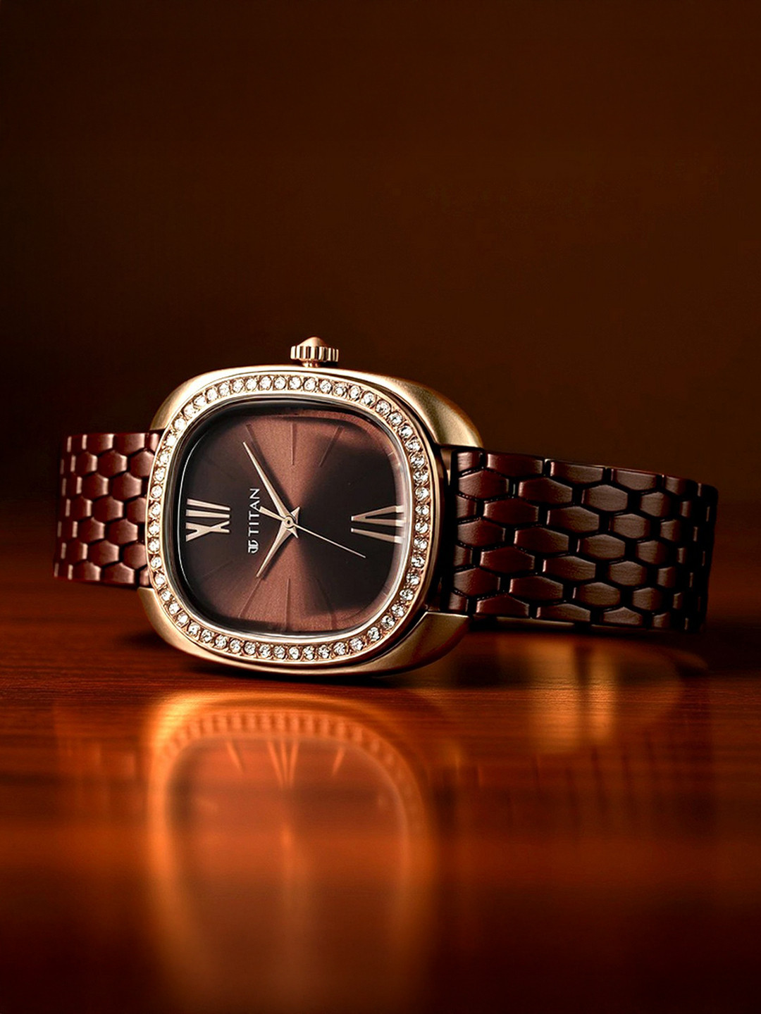 Titan Women Patterned Analogue Watch 95317KM01