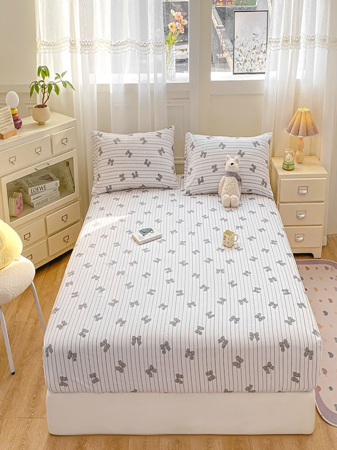 JC HOME White Striped 140 TC King Bedsheet Set- 2.0 m  x 2.2 m