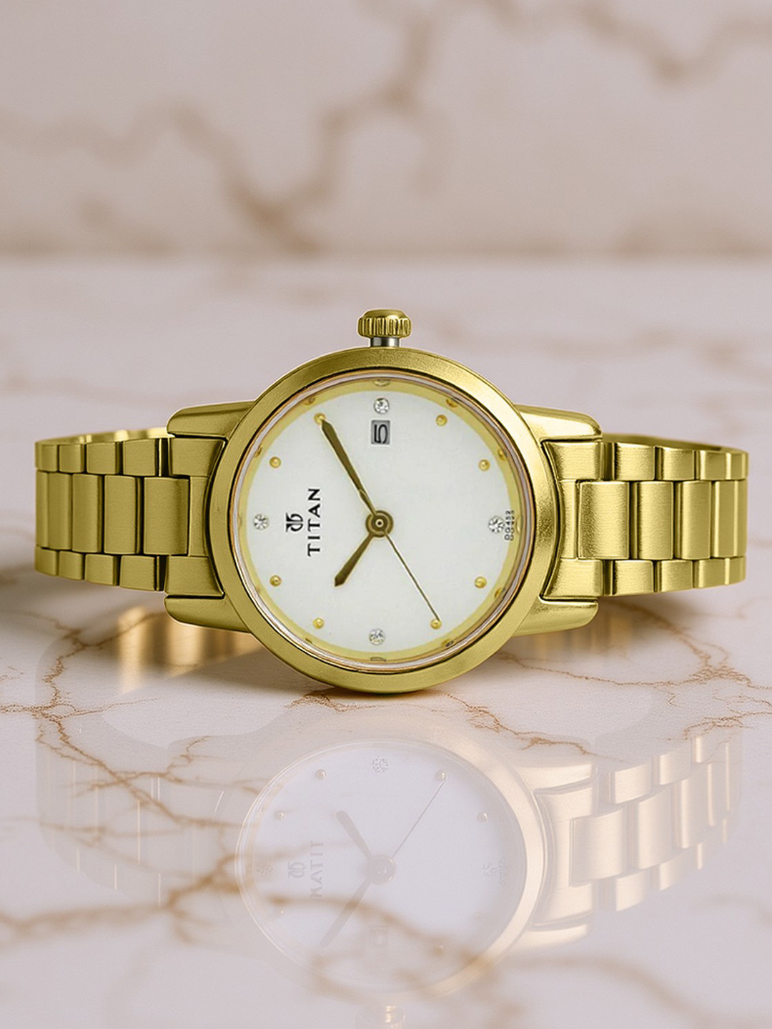 Titan Women White & Gold-Toned Analogue Watch NK2572YM01