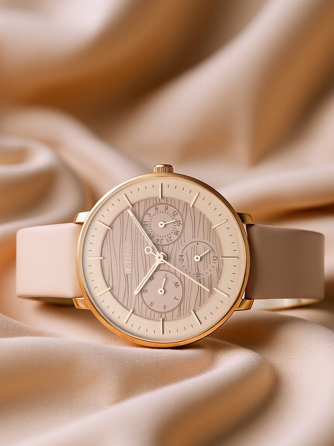 Titan Women Rose Gold-Toned Brass Dial & Rose Gold Toned Leather Straps Analogue Watch