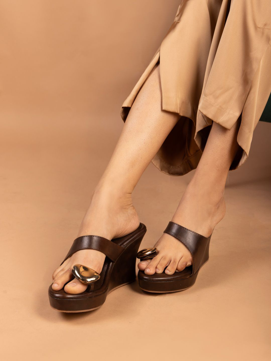 CAI PU Women Gold & Burgundy Open Toe Stud Wedge Sandals